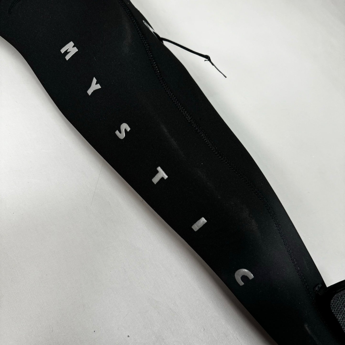 MYSTIC Majestic 2022 Fullsuit Back-zip Knitflex+ 4/3mm Sz M Black 35000.220006