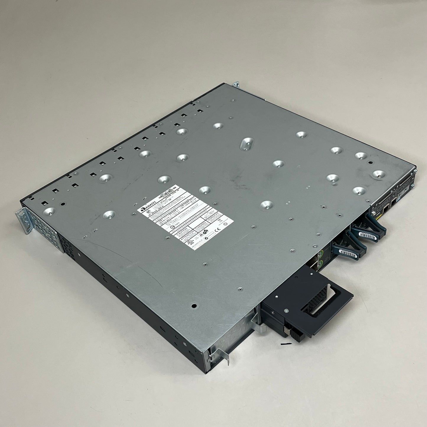 VARDATA Cisco Catalyst 3750-X Series PoE+ 48 Ports Gig Etherent WS-C3750X-48PF-S