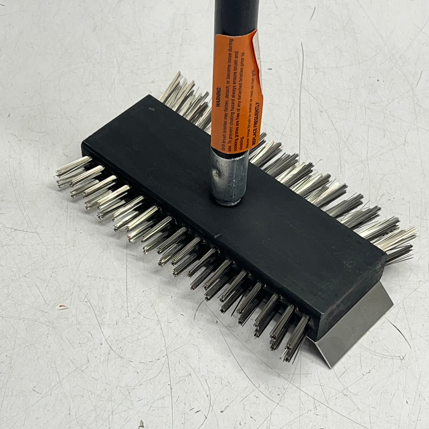 SPARTA  Broiler Master Grill Brush & Scraper W/ Handle 30.5" Black 4029000