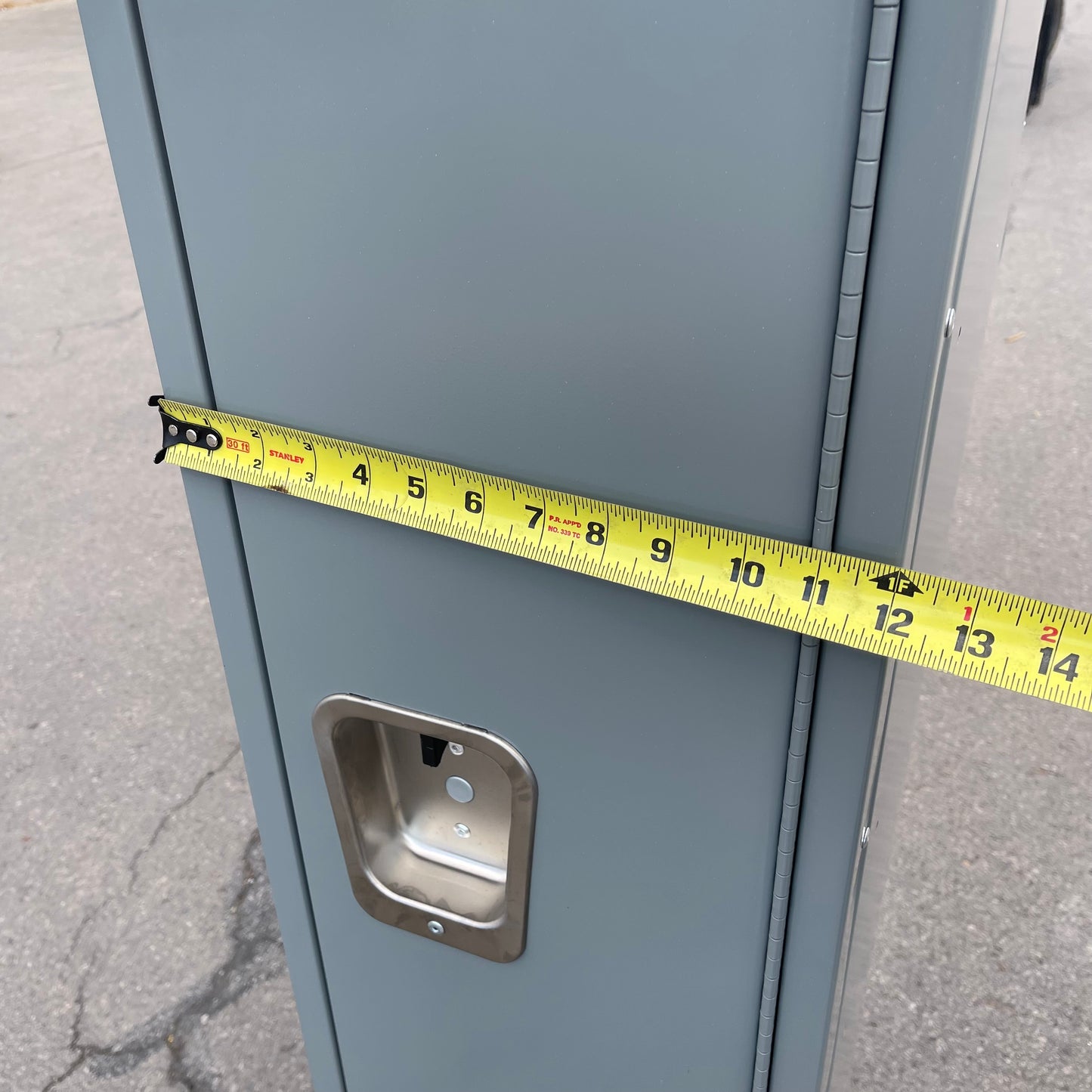 ZA@ HALLOWELL One Wide, Single Tier Locker Grey (AS-IS)(A)