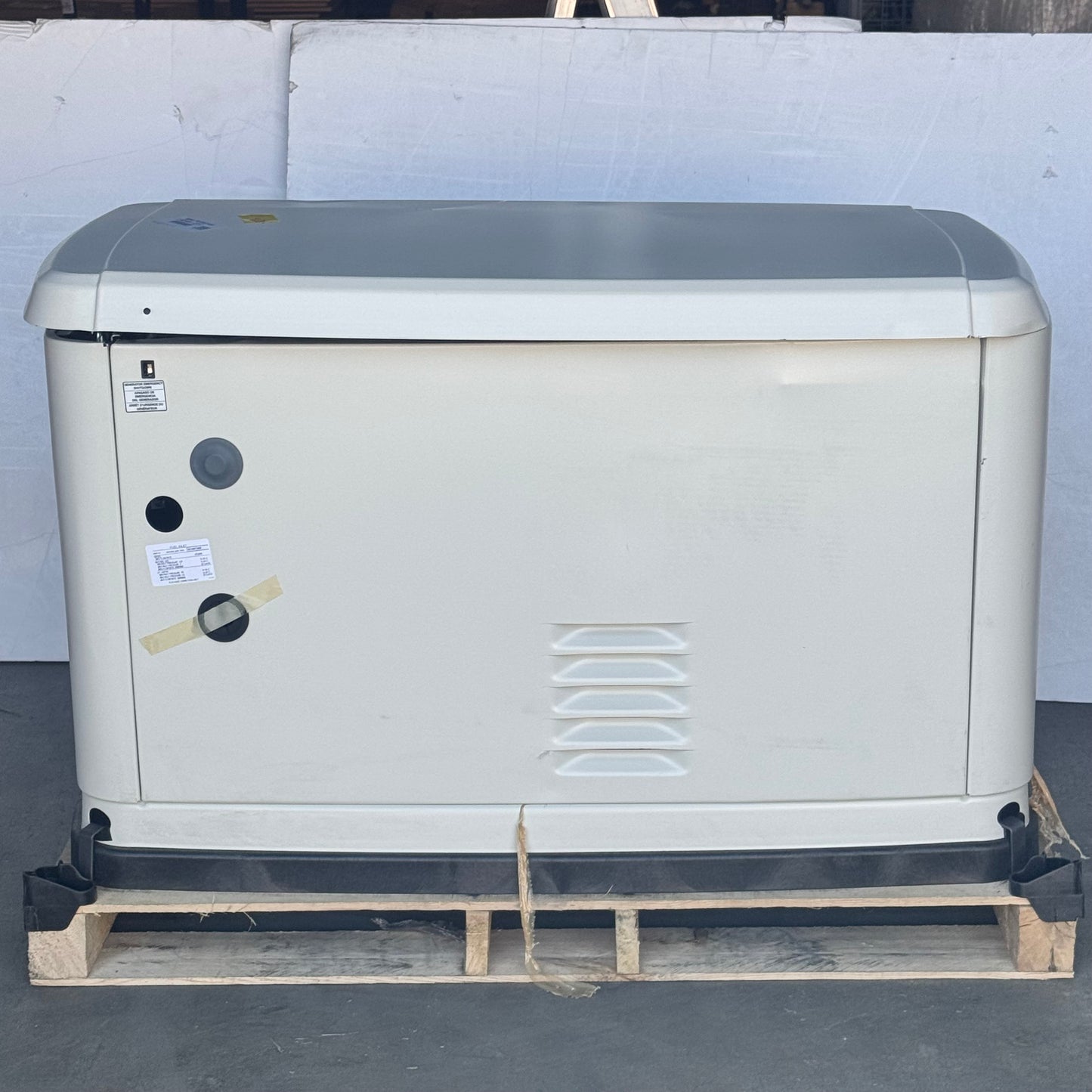 ZA Generac Guardian 24kW Standby Generator Natural Gas/LP, Damaged