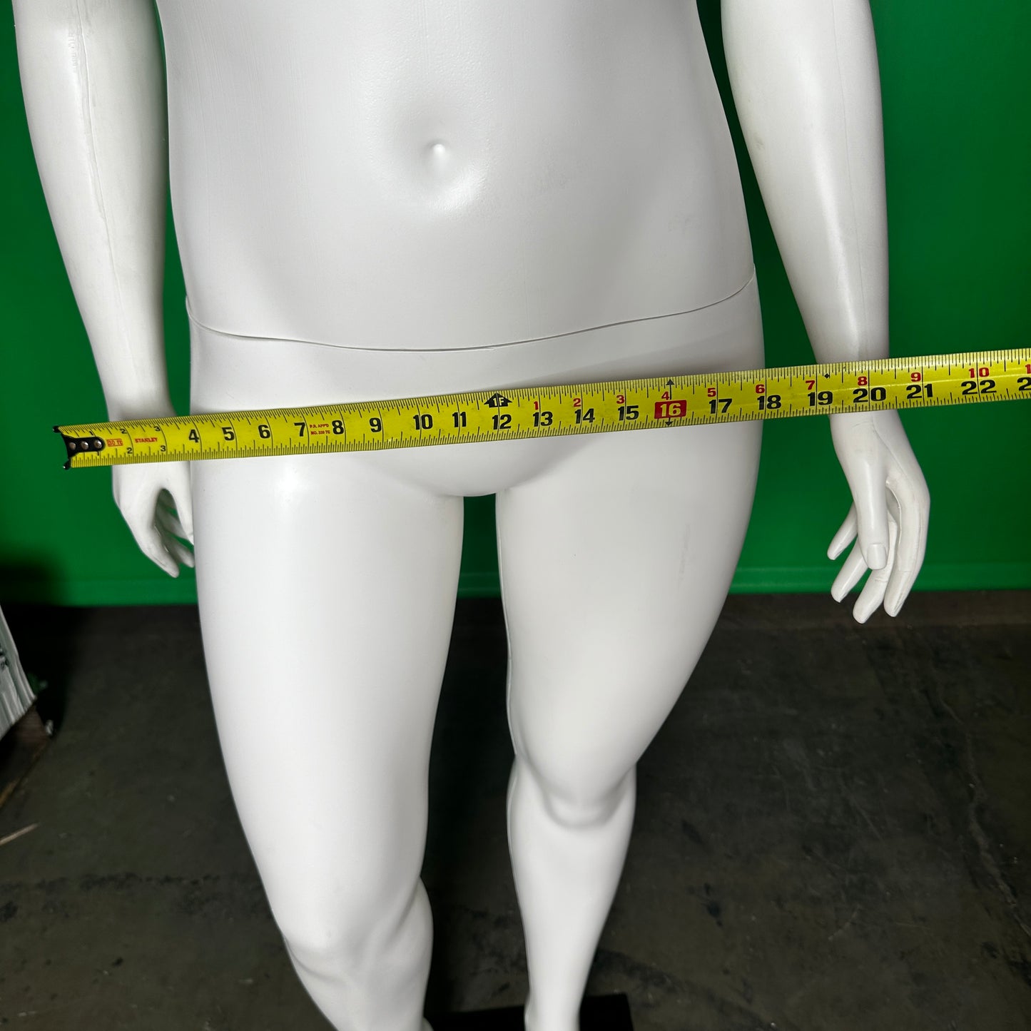 Natasha.16 Female Mannequin White/Black Base 65"T