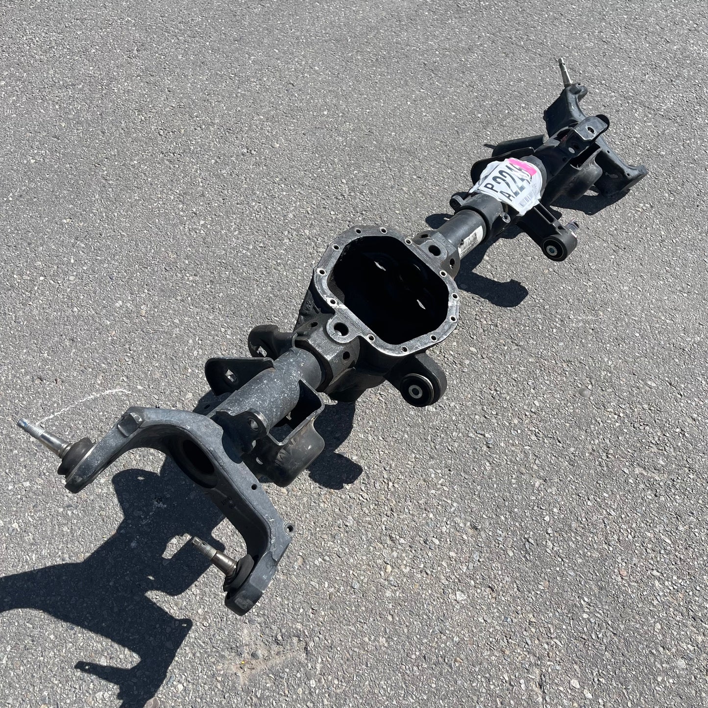 ZA@ Pallet of DANA Axle Housing Assembly (AS-IS)