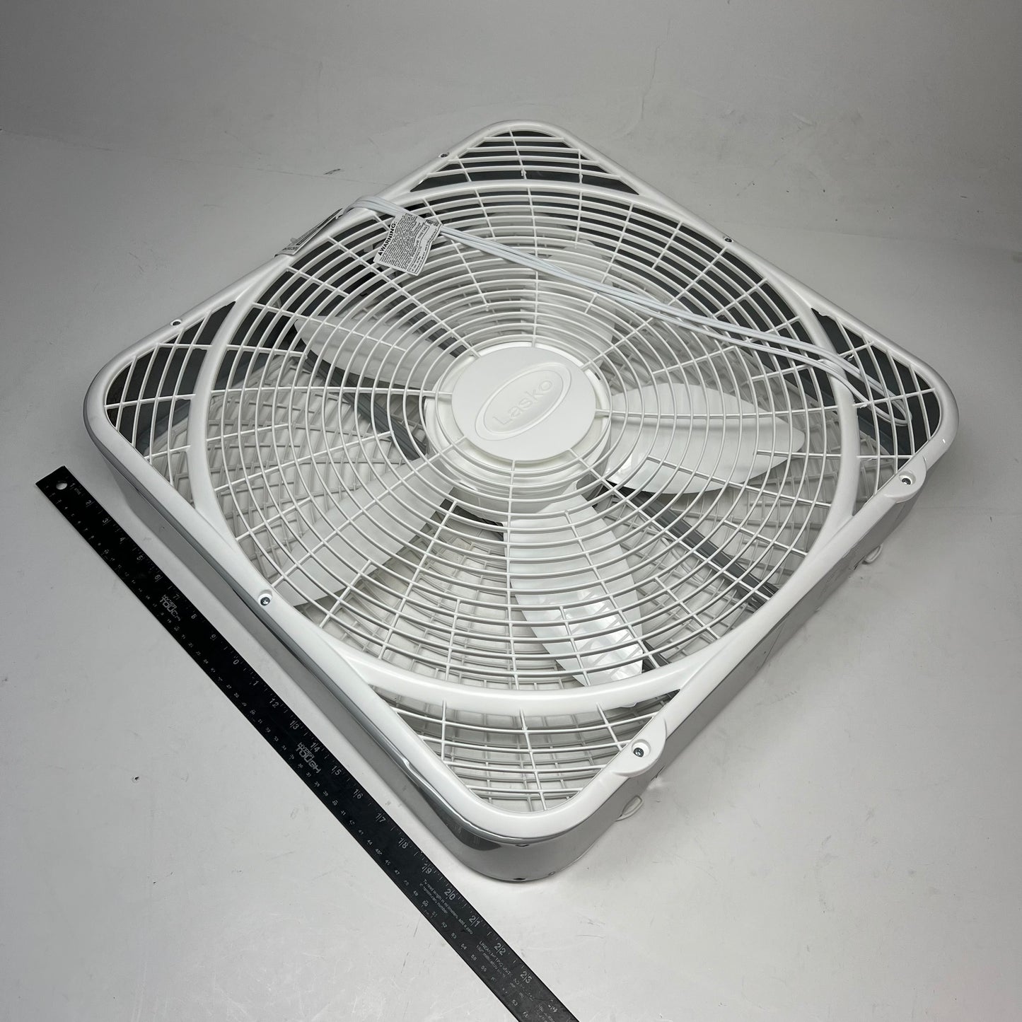 ZA@ LASKO Weather Shield Box Fan High Performance 20" Blade White (As-Is)