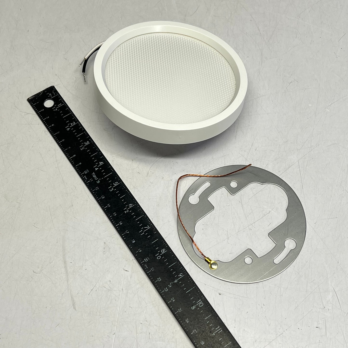 SIGNIFY Lightolier Surface Mounted Led  5" 600LM 90CRI 3000K White S5R930K7