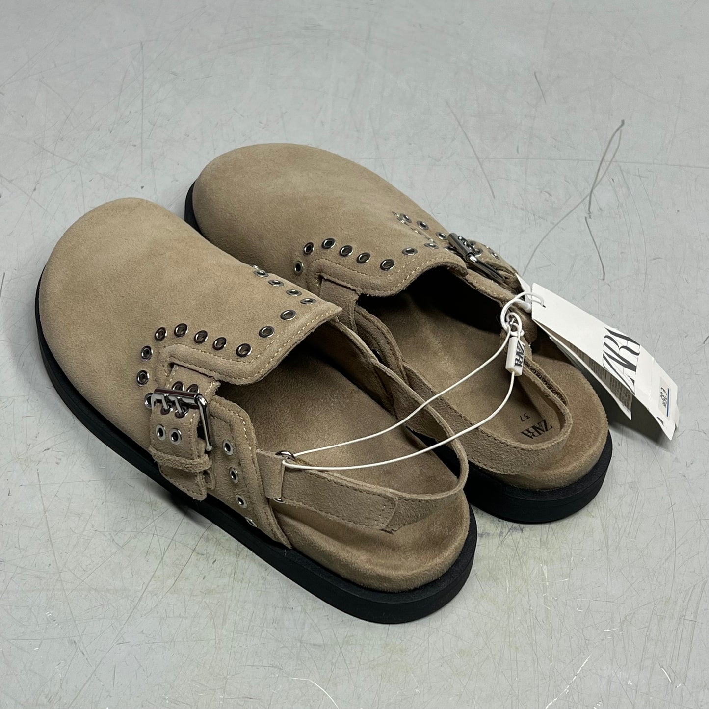 ZA@ ZARA Cow Leather Studded Split Suede Buckle Clogs Women's Sz 37 Tan