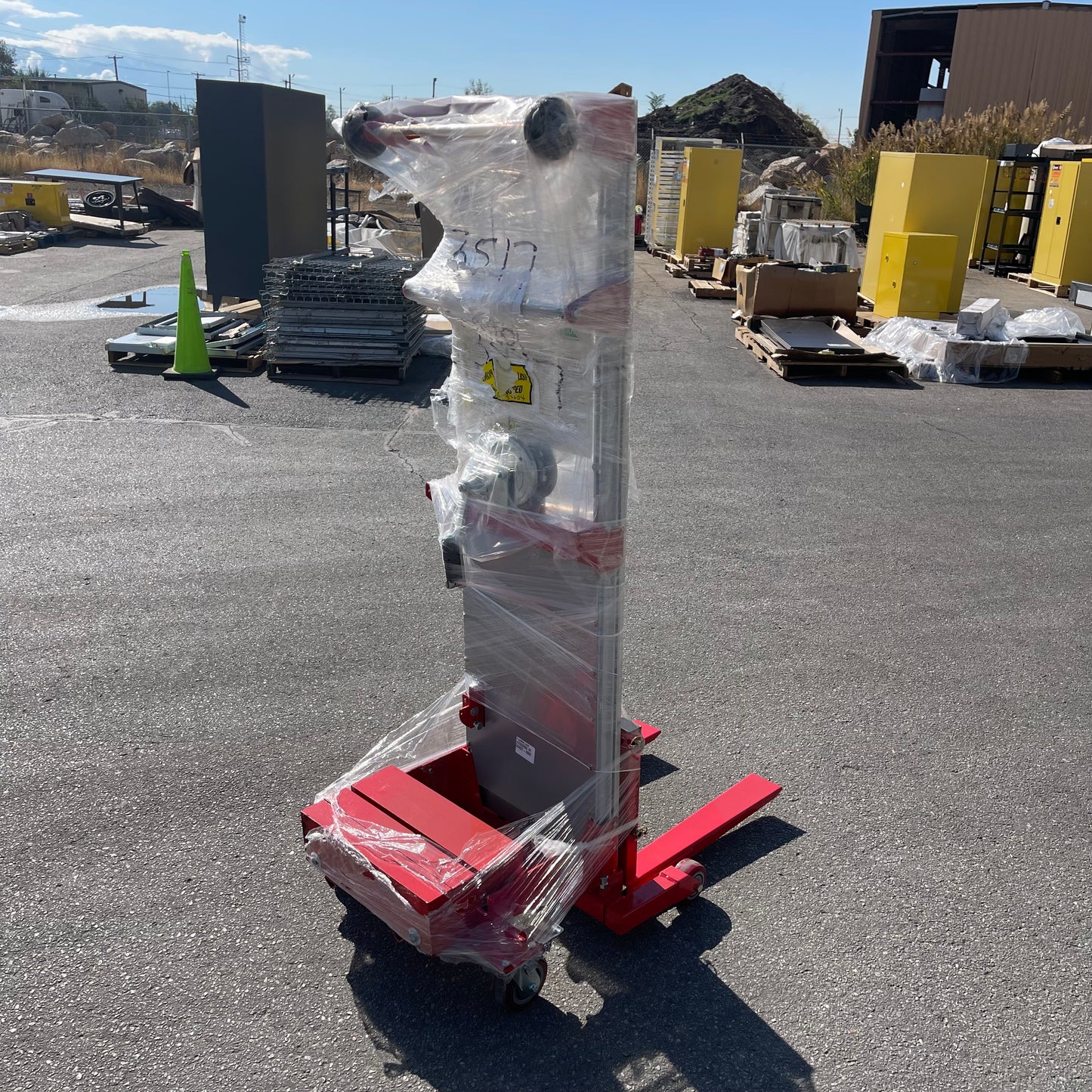 WESCO Hand Winch Lifter, Counter Balance Straddle 68"x47"x29", 500 lbs cap Red 273517 (B)