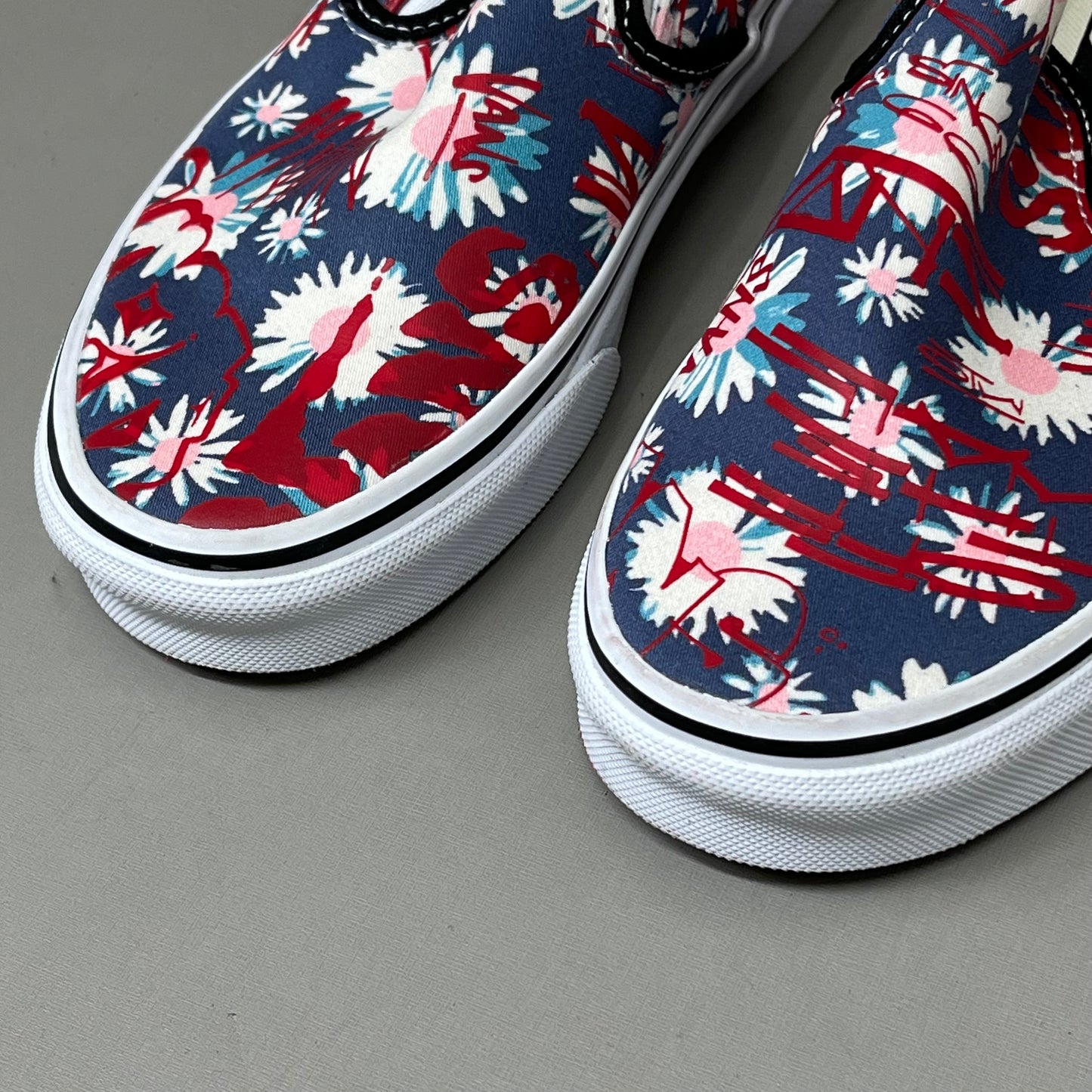 VANS Classic Slip-On Floral Graffiti Mens SZ 4.5 Womens SZ 6 Blue/Red/Pink As-is