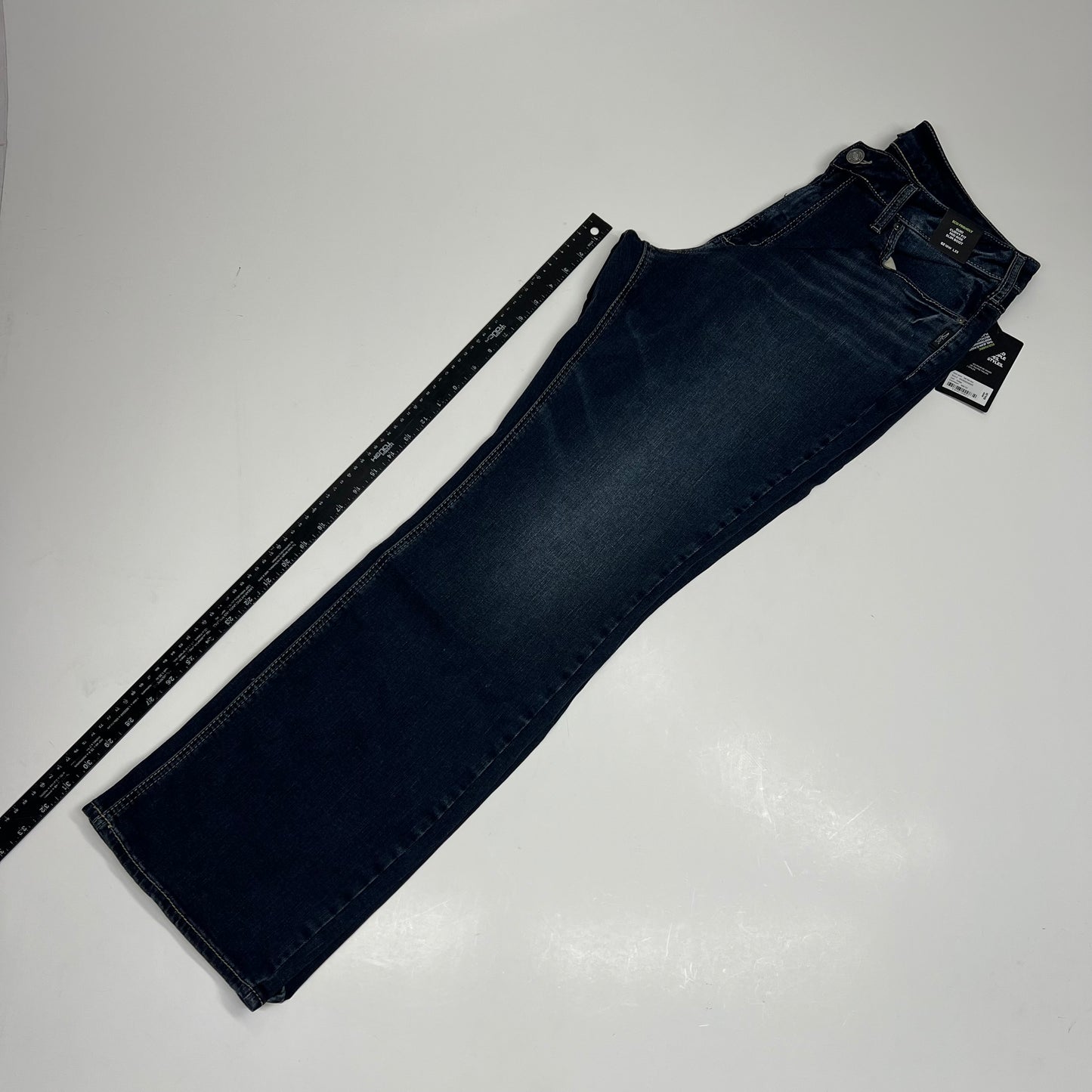 SILVER JEANS CO Suki Curvy Fit Mid Rise Slim Boot Jeans Women's Sz 18/33 Indigo