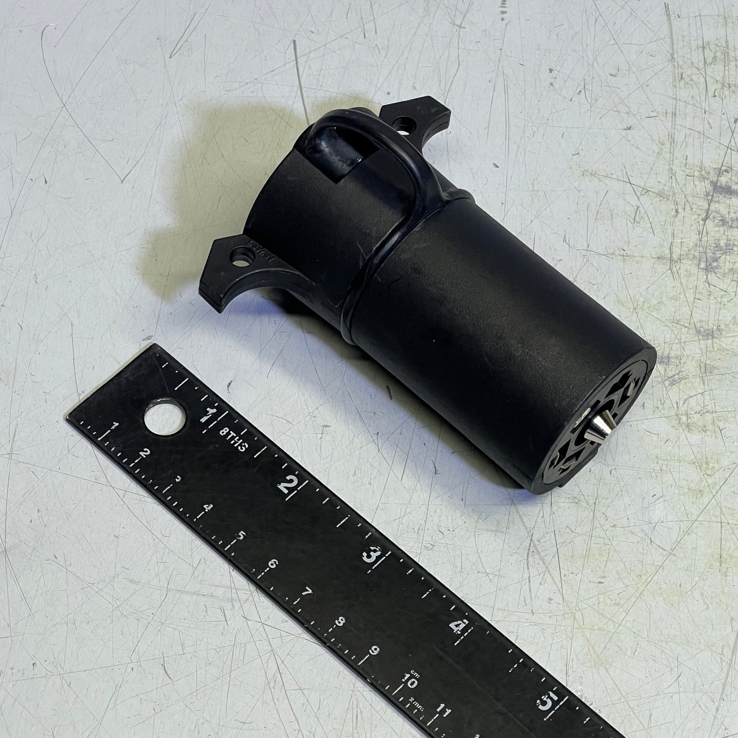 HOPKINS (2 PACK) 7 Blade To 5 Flat Adapter W/ Dust Cover Black 47375