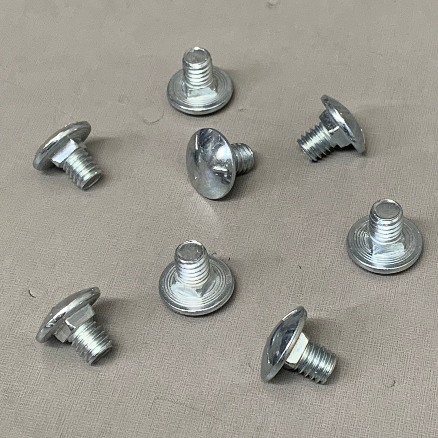 HUSQVARNA (1800) Short Neck Carriage Bolts 5/6"-18x.438 Silver 585940001