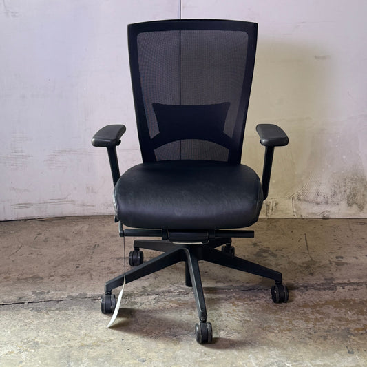 ALTUS Mesh Back Office Chair Black Sz 19"W x 19"L x 39"H 691237 (New Other, Distressed Box)