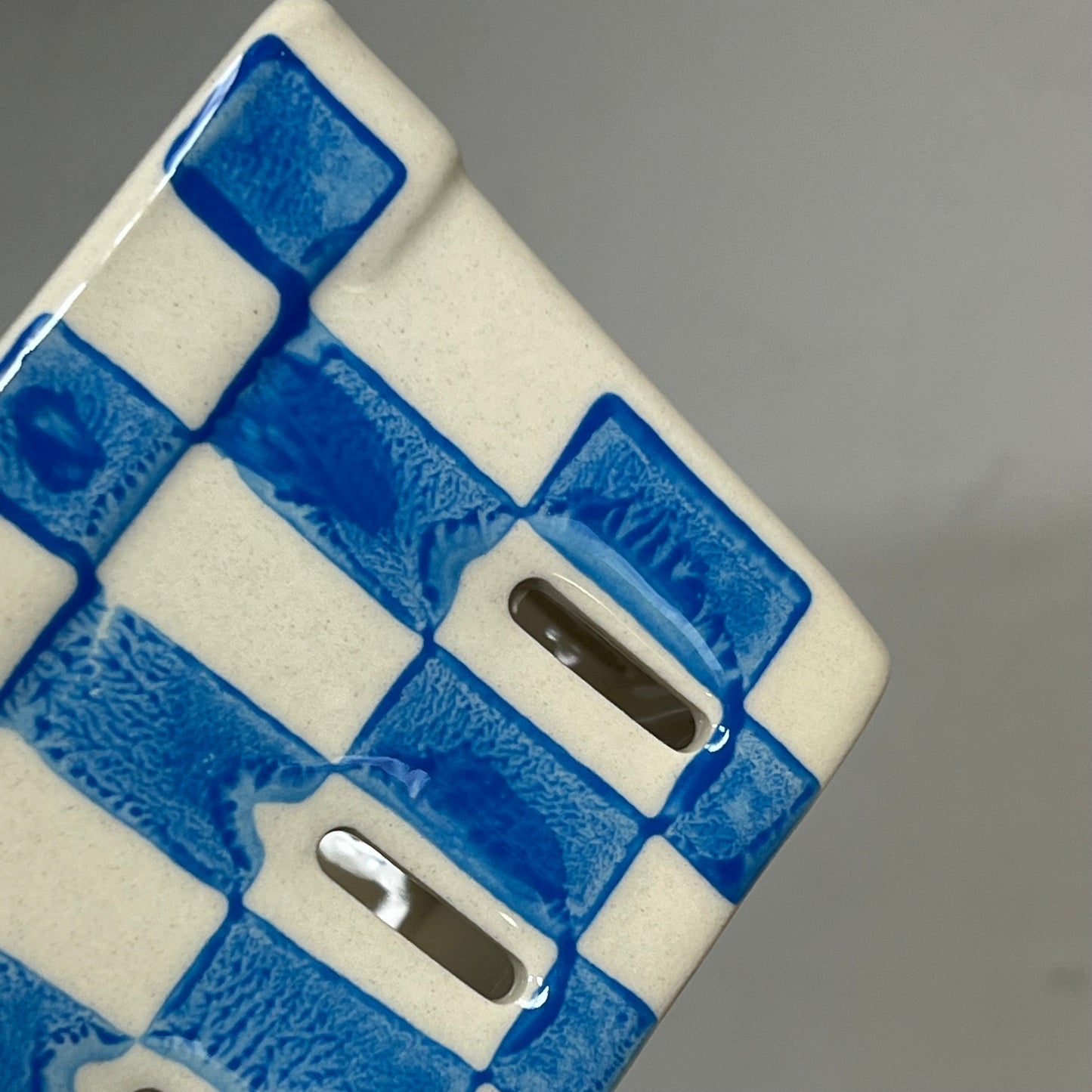 CREATIVE CO-OP Hand-Painted Stoneware Berry Basket 4"x2-3/4"HMulticolor DG0460A