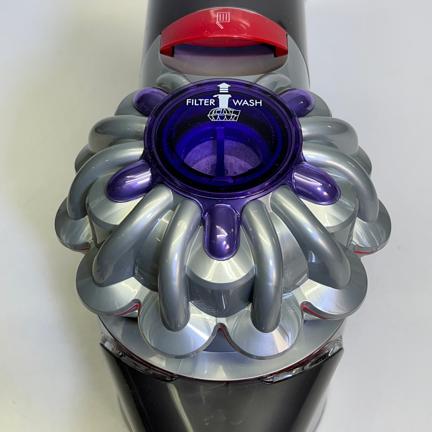 DYSON V8 Cordless Vacuum W/ Attachments 115 Air Watts Suction 400473-011