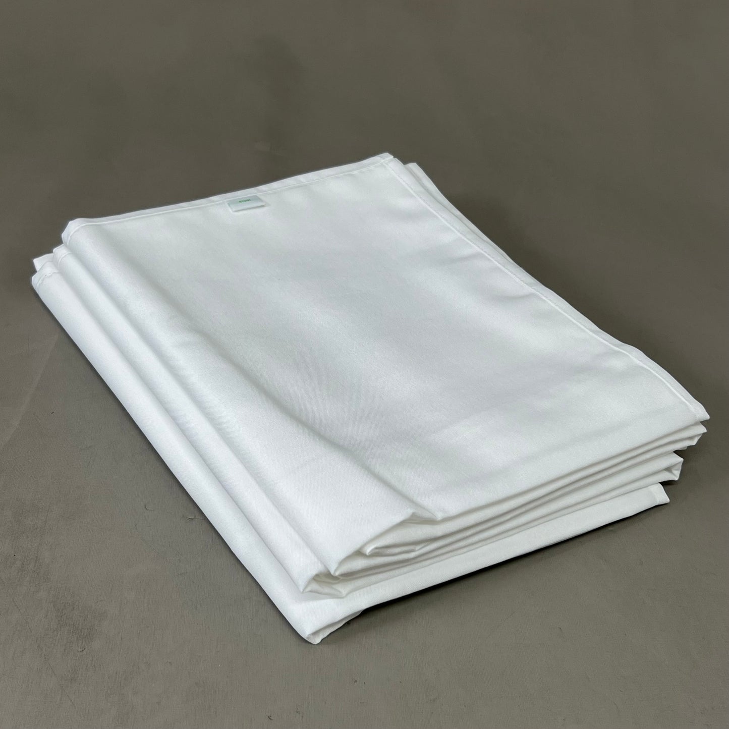 ARAMARK (24 Pack) White Polyester Table Cloths For Restaurants Square 61"x61" NP0018