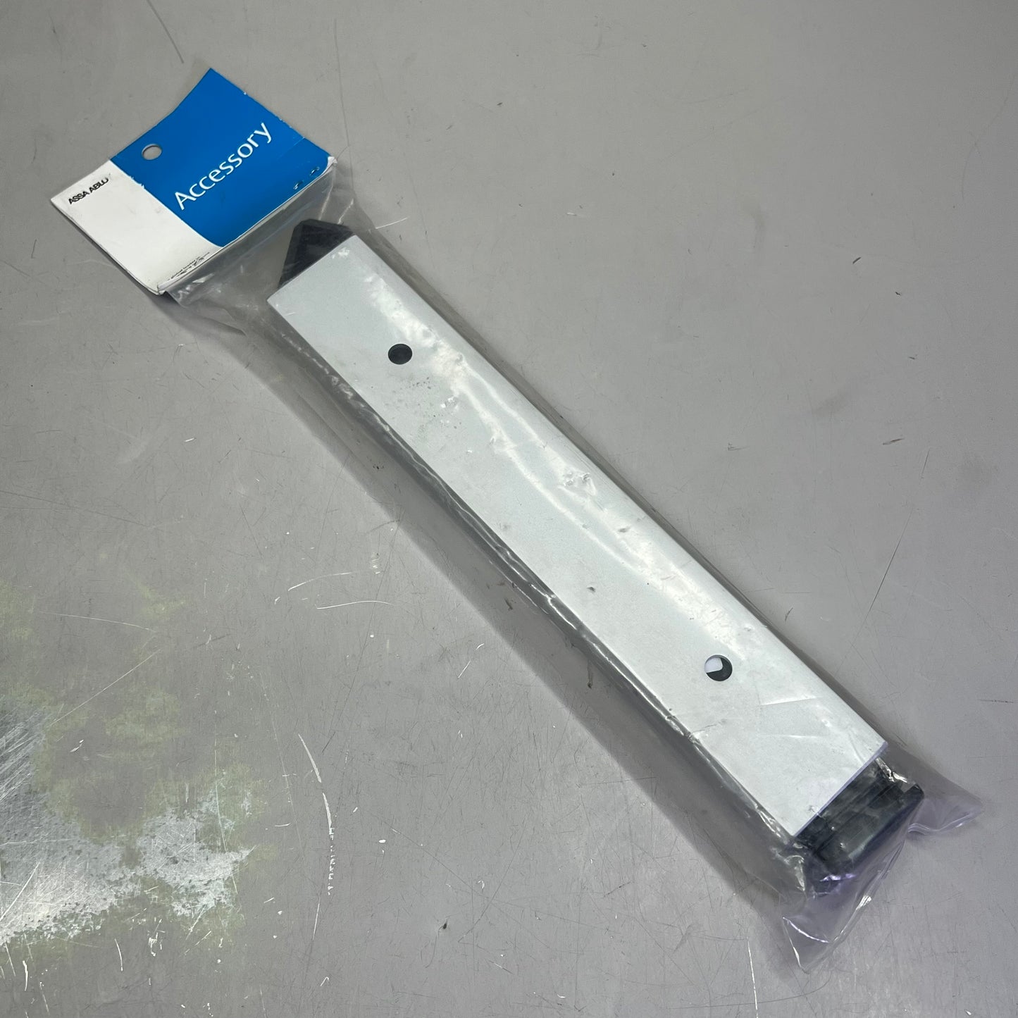 ASSA ABLOY Universal Header Bracket For Magnalock 1"x1-1/2"x10" UHB-CL-8