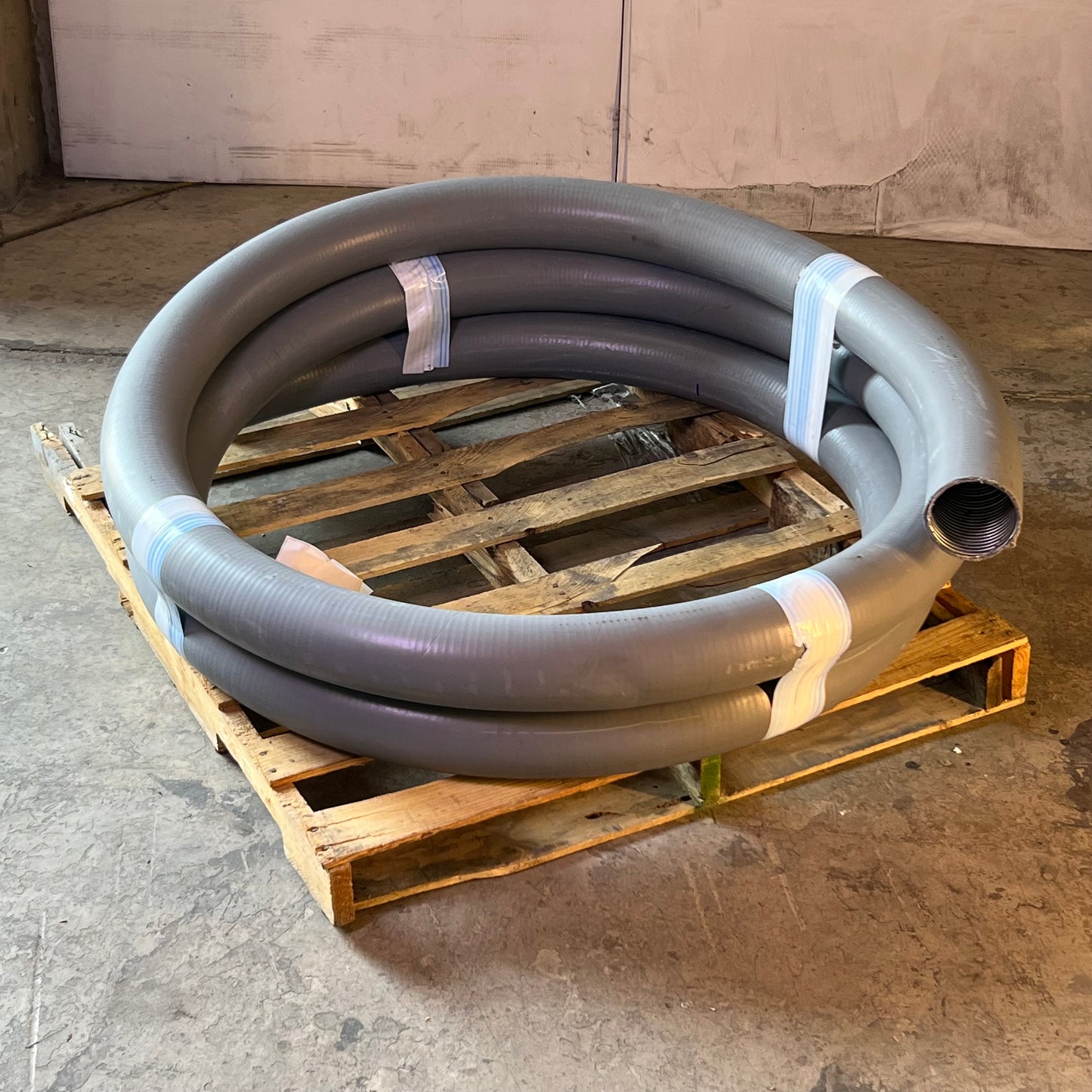 SOUTHWIRE TITAN 2 Metallic Liquidtight Flexible Conduit Sz 28ft x 4.5"D Grey 95076733