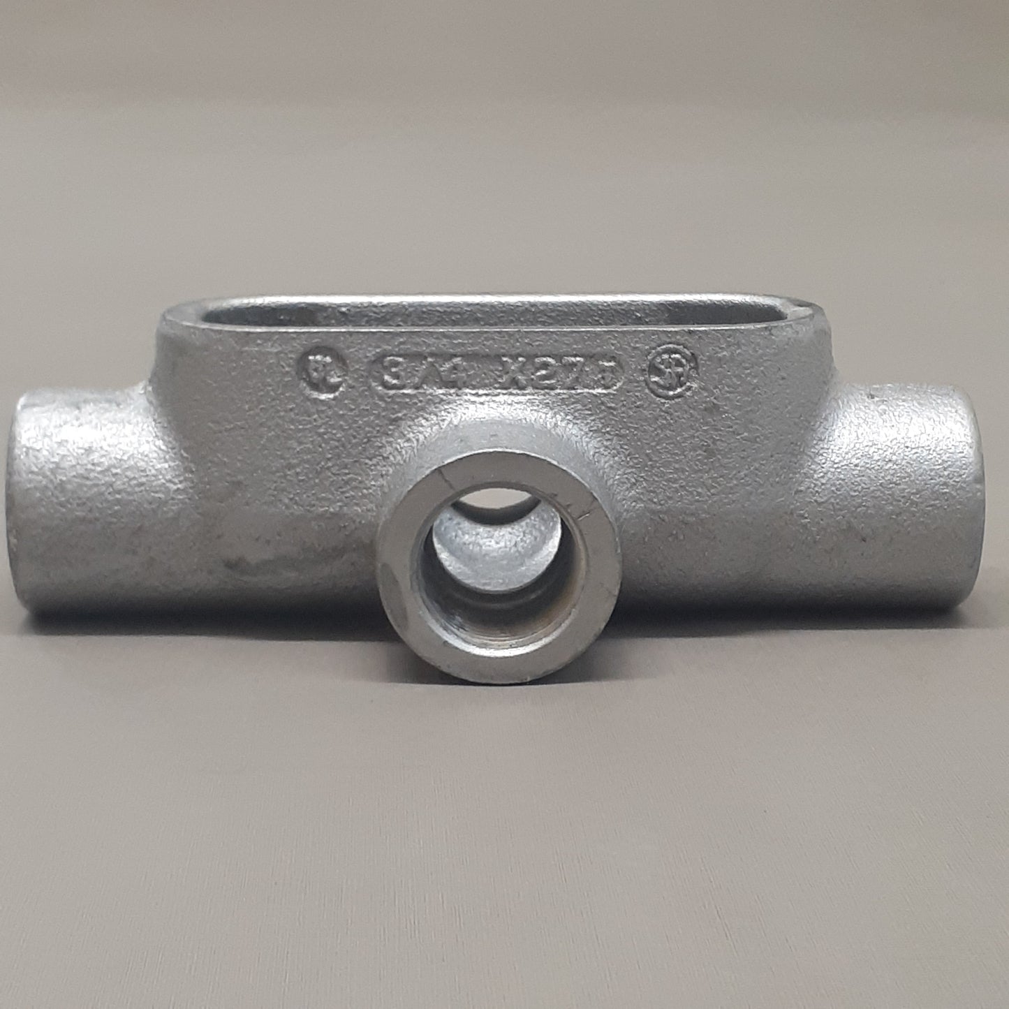 EATON CROUSE-HINDS Condulet Form 7 Conduit Outlet Body, Feraloy Iron Alloy, X Shape, 3/4" (New)