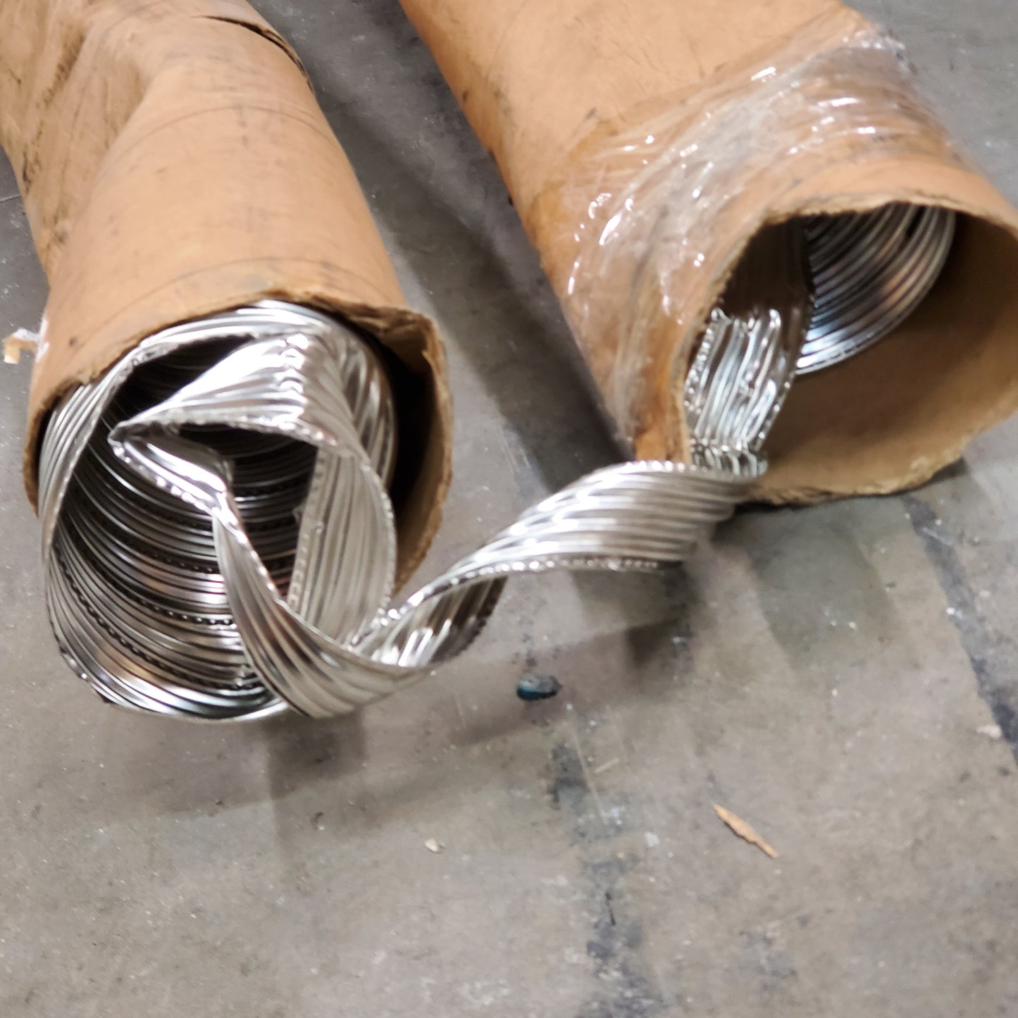 ZA@ FLEXAUST Bendway Duct Hose 4"x10' 4970400010A (AS-IS Damaged)