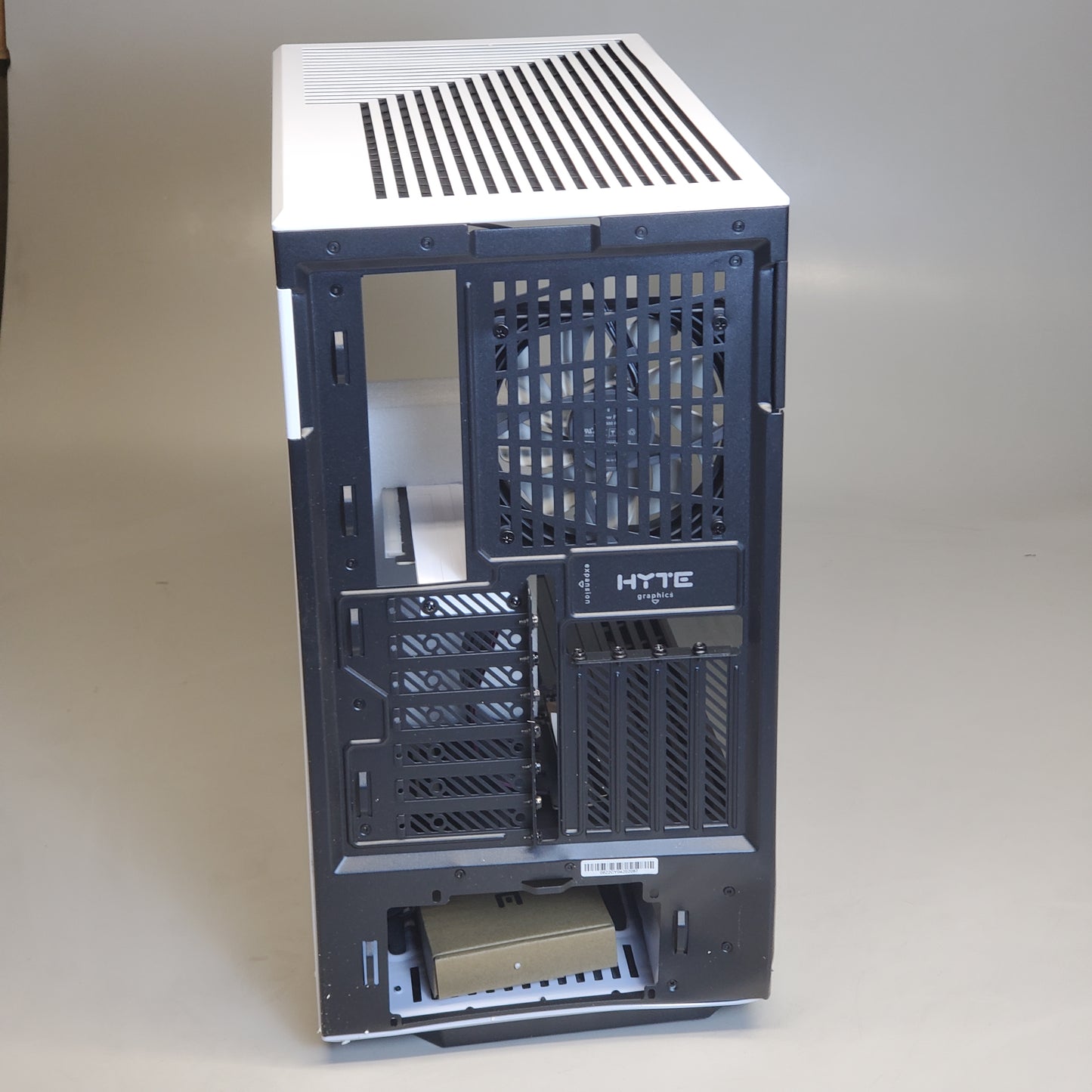 ZA@ HYTE Computer Tower / Case S-Tier Aesthetic Case Y40 (Damaged)