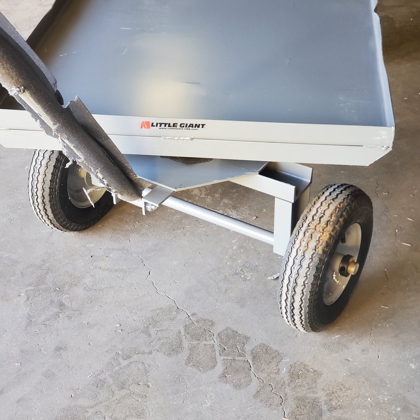 ZA@ LITTLE GIANT Heavy Duty Steel Wagon Grey 30"x60" (Minor Dings)