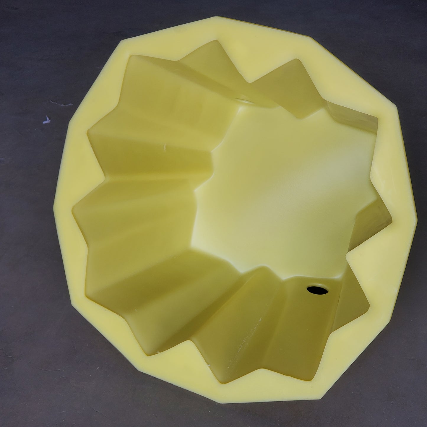 PROLINE Standard Plastic Pipe Stand 24" Tall 37" Wide Base Yellow