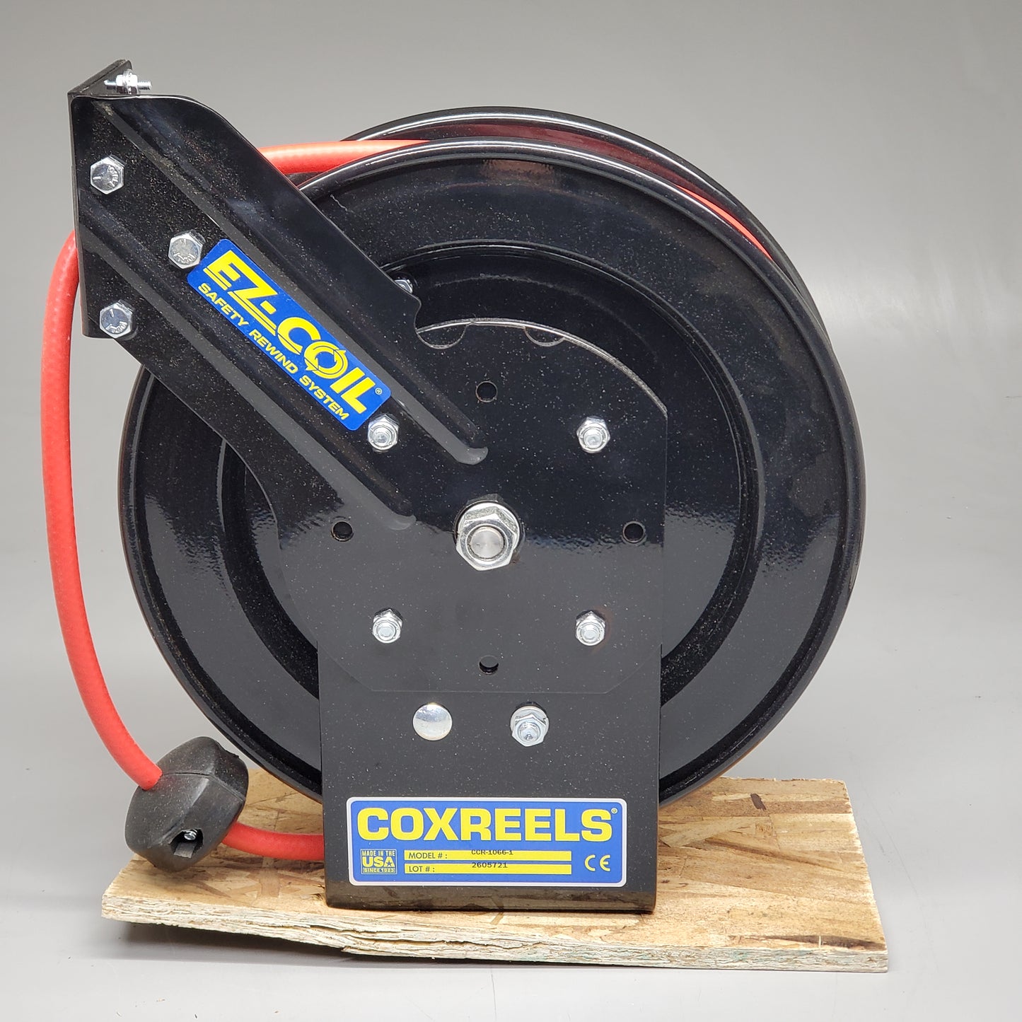 COXREELS Spring Driven Hose Reel 60' 1/4" 300 PSI Black CCR-1066-1