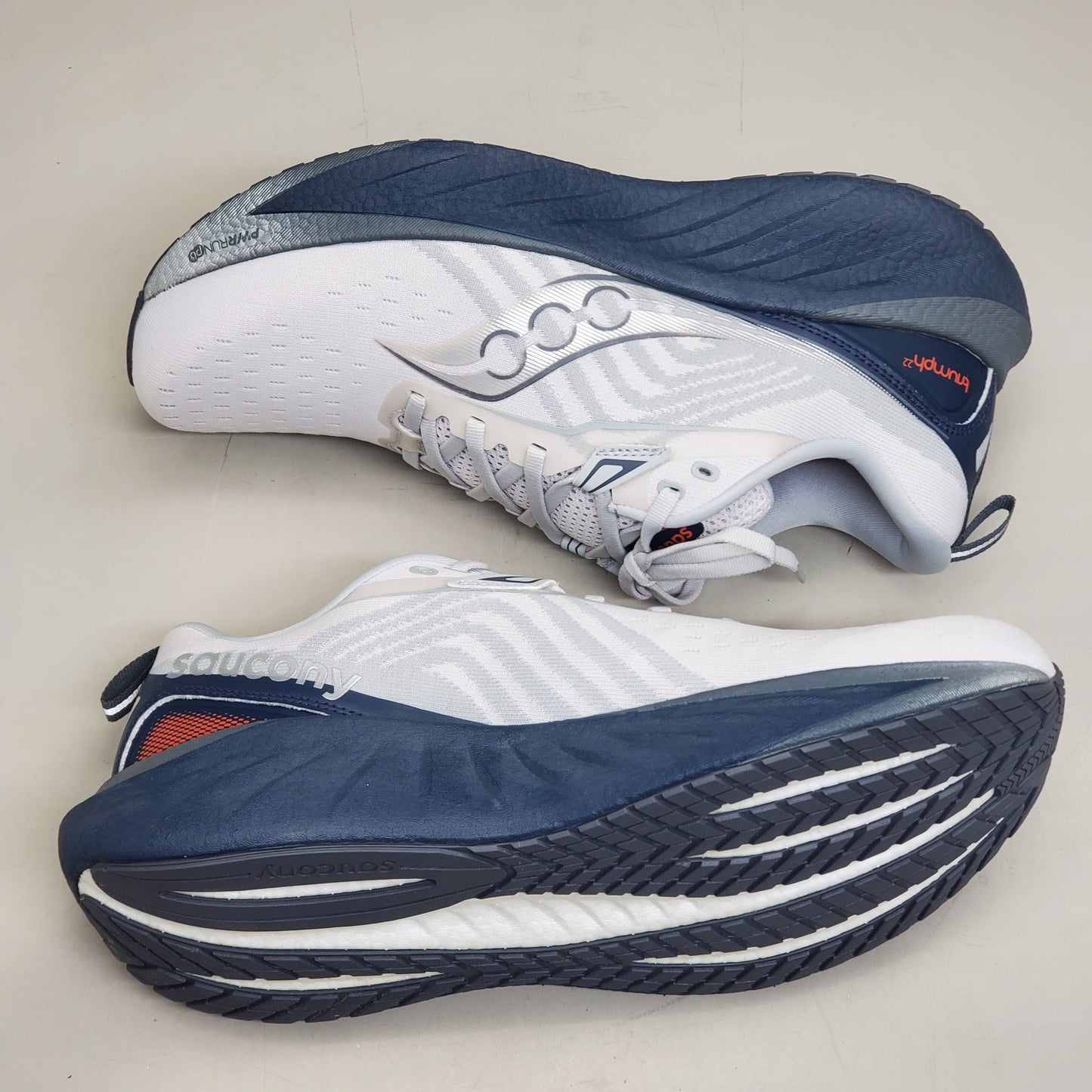 SAUCONY Triumph 22 Running Shoes Men's SZ 10 Cloud/Navy S20964-218