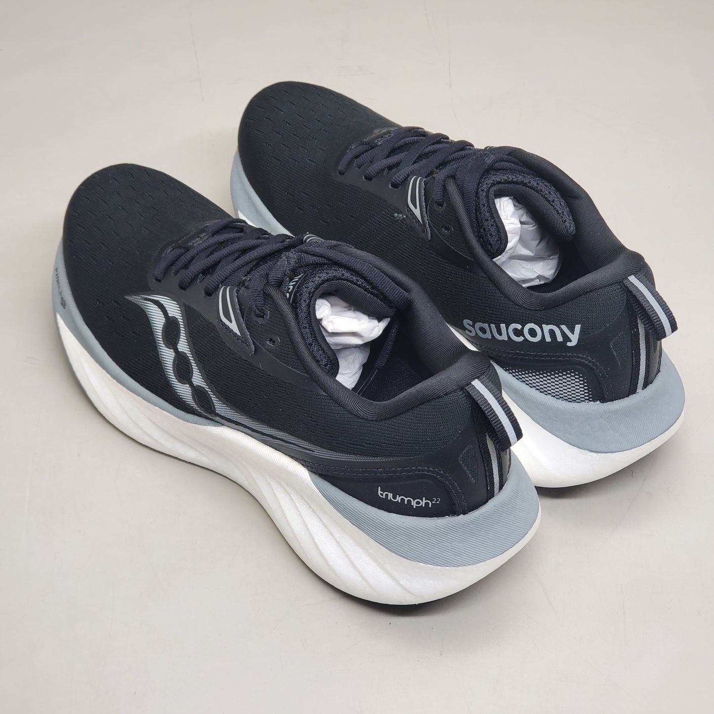 SAUCONY Triumph 22 Running Shoes Women's SZ 8 Black/White S10964-200