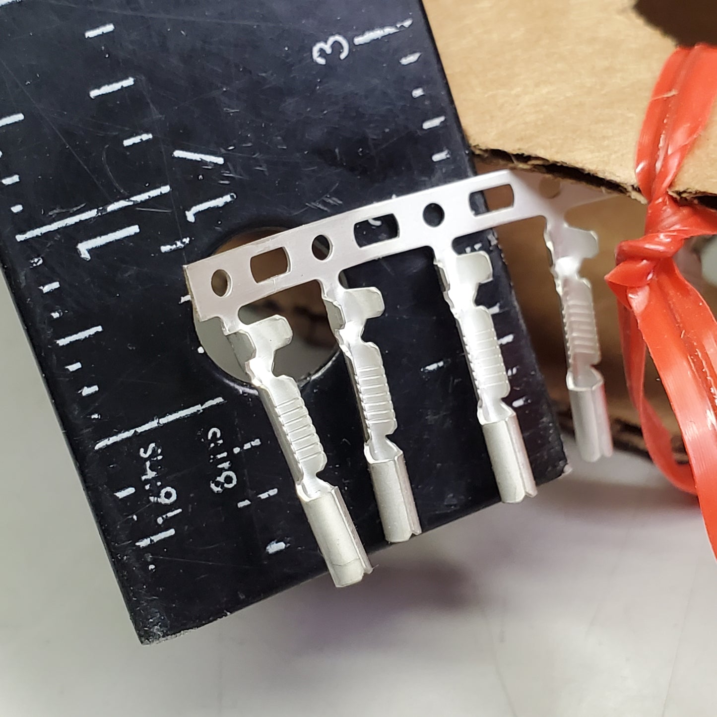 TE CONNECTIVITY (1 Roll 1000pcs) AMP Connectors / Terminals Crimp Wire Pins 63506-1