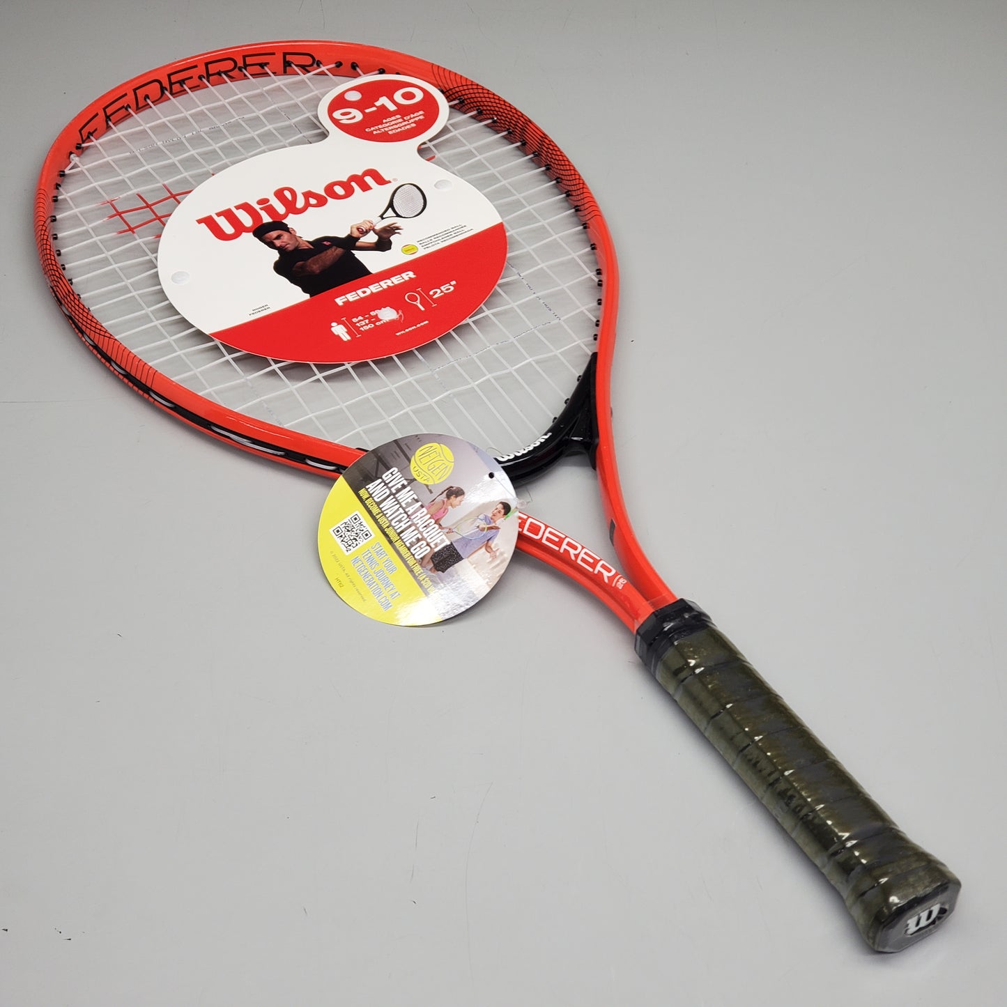 WILSON Federer Junior Tennis Racquet Ages 9-10 25" Grip 3-7/8" Red/Black WR029220U