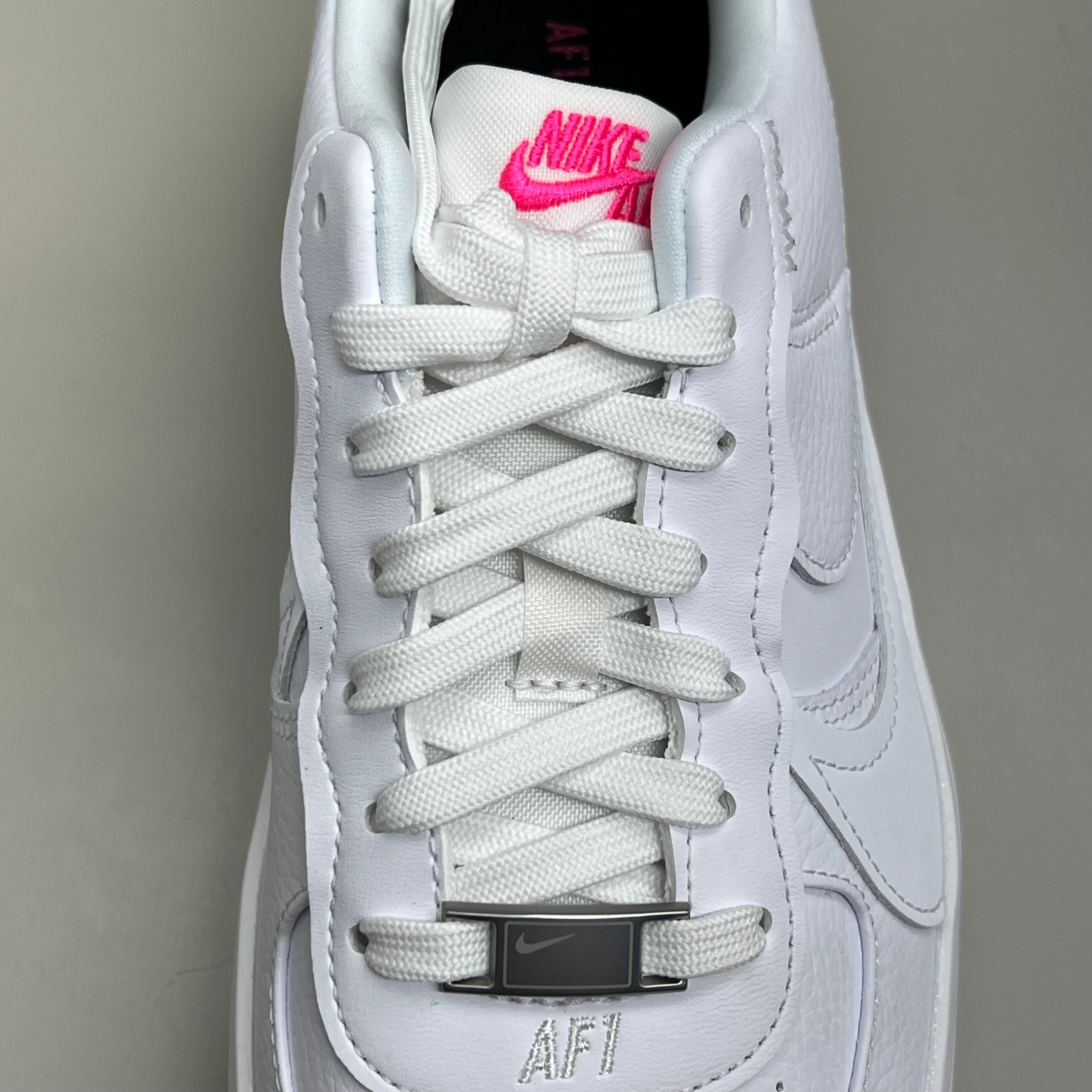 NIKE Air Force 1 PLT.AF.ORM Tapered Toe Sz Women s 7.5 White Pink Blue PayWut