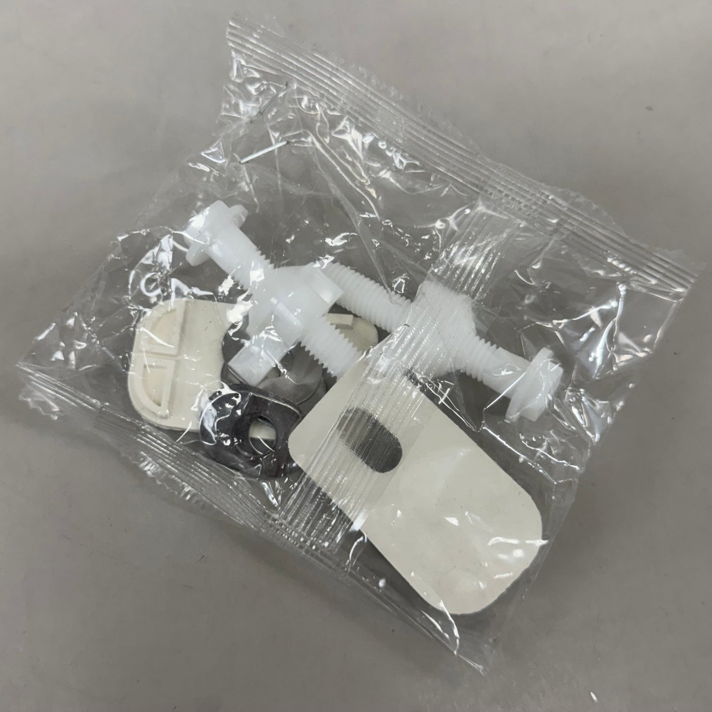 JONES STEPHENS Slow Close Premium Plastic Toilet Seat 16 1/2" White C1606OS00