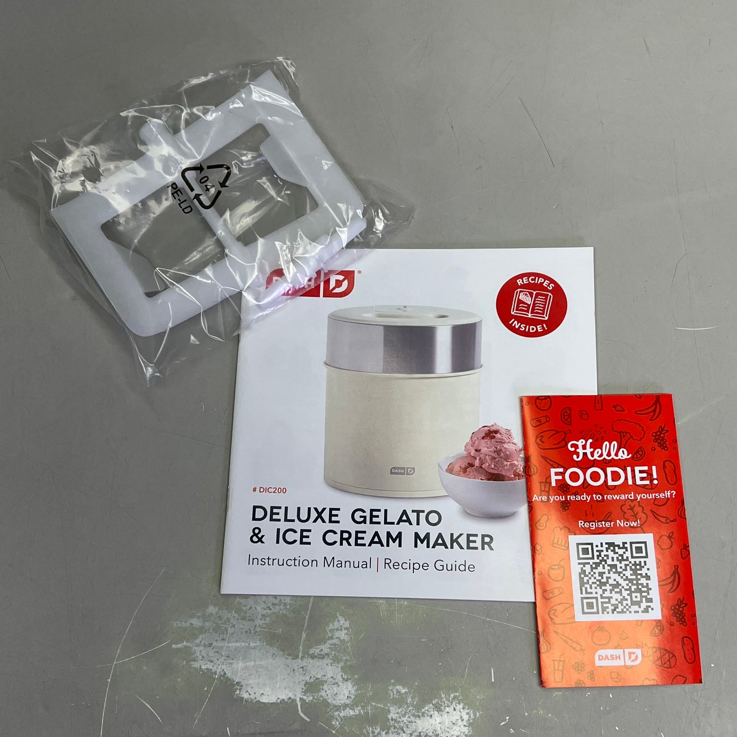 DASH Family Size Deluxe Gelato & Ice Cream Maker Makes 4 Pints Aqua DIC200GBAQ04