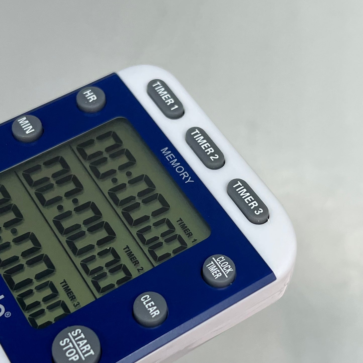 VWR Traceable Triple-Display Digital Timer Built In Stand / Magnet  UX-94461-23