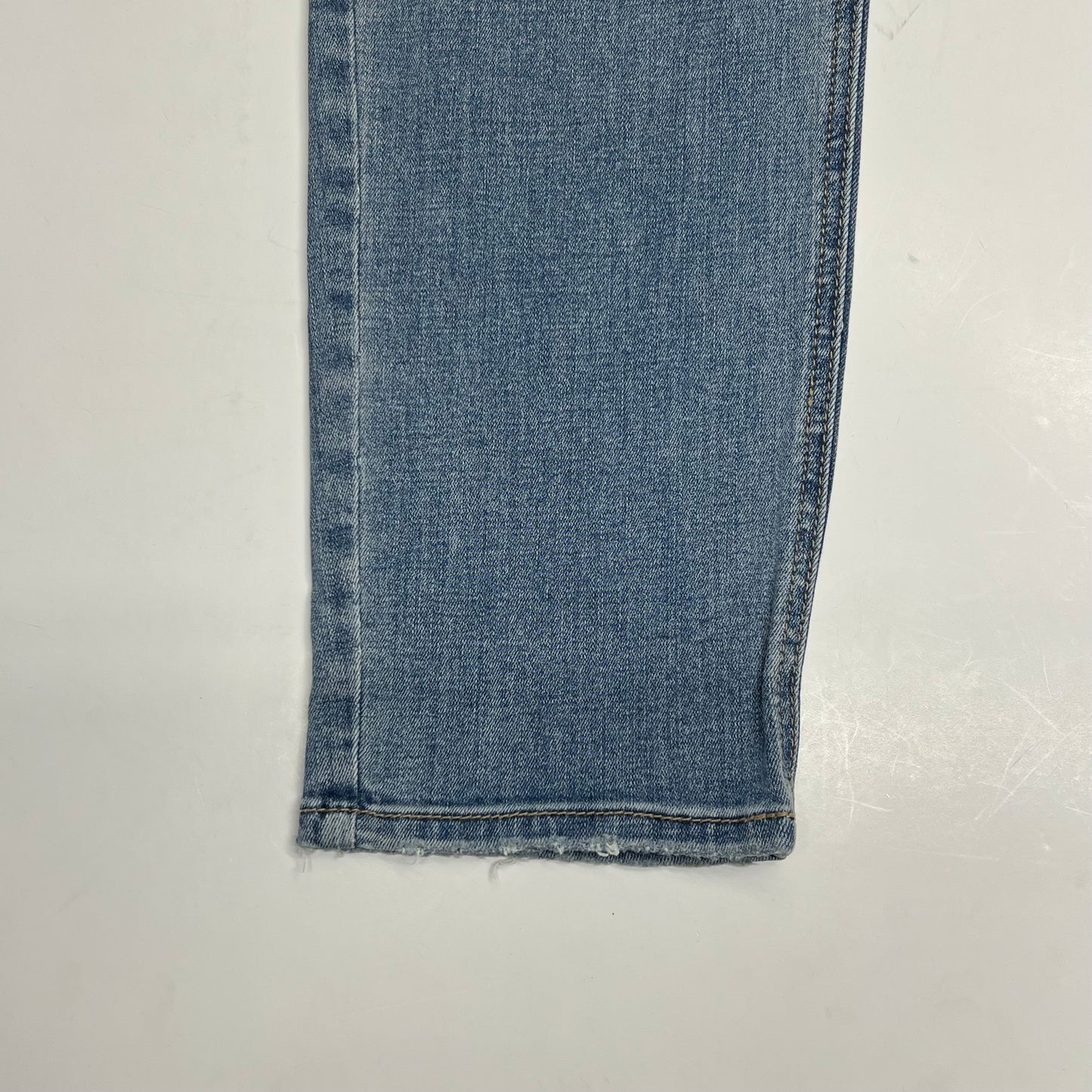 SILVER JEANS CO Boyfriend Mid Rise Distressed Jeans Women's Sz 30/29 Light Wash