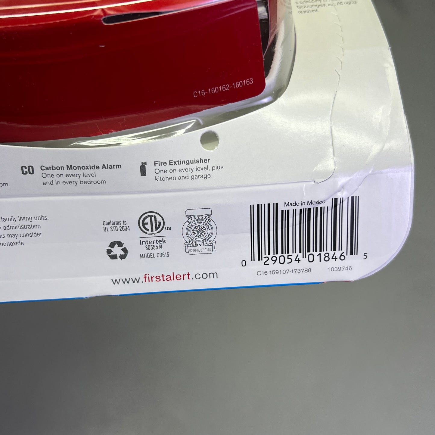 FIRST ALERT Carbon Monoxide Detector 85-Decibel Alarm & Backlit Display 1043691