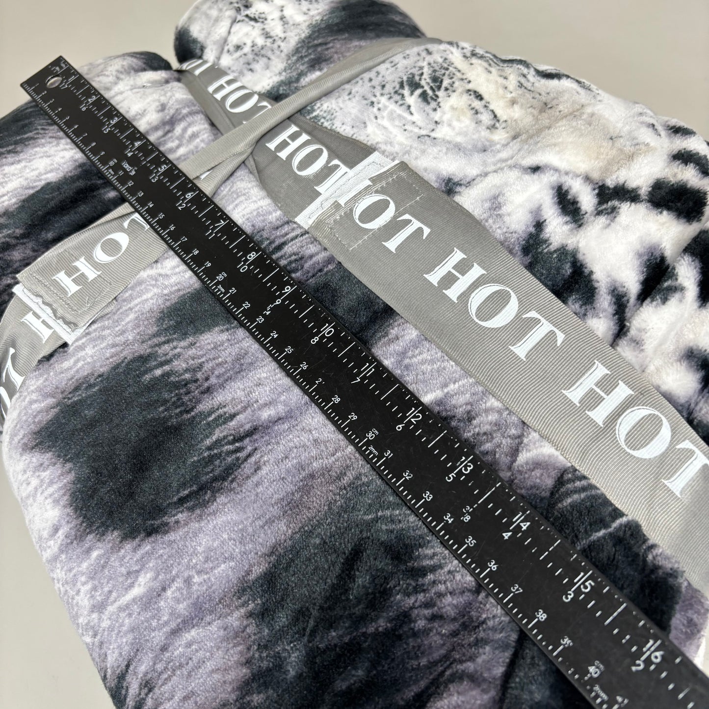 HOT Super Soft Fleece Blanket Snow Leopard Pattern One Size (Full Size) White/Grey