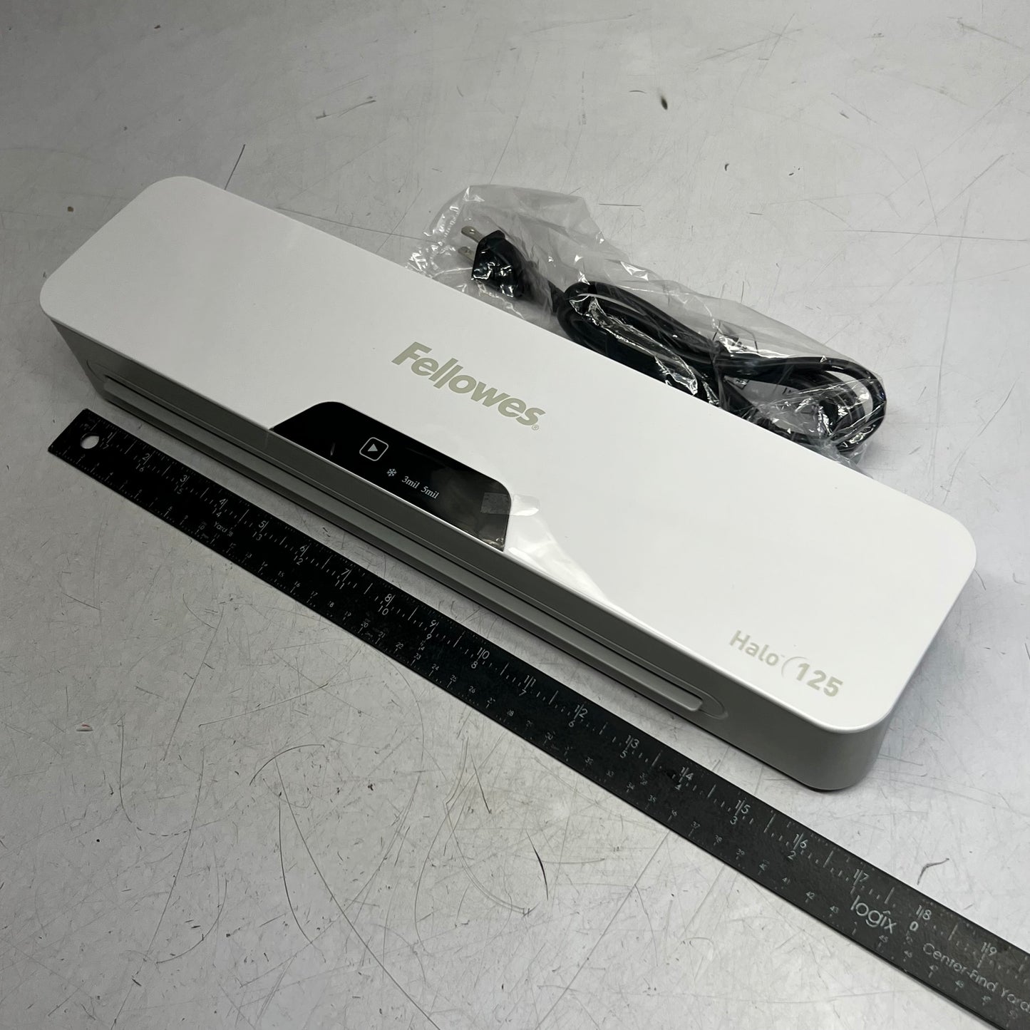 FELLOWES Halo 125 Laminator 16"L x 3.5"W x 2.5"H White CRC57531