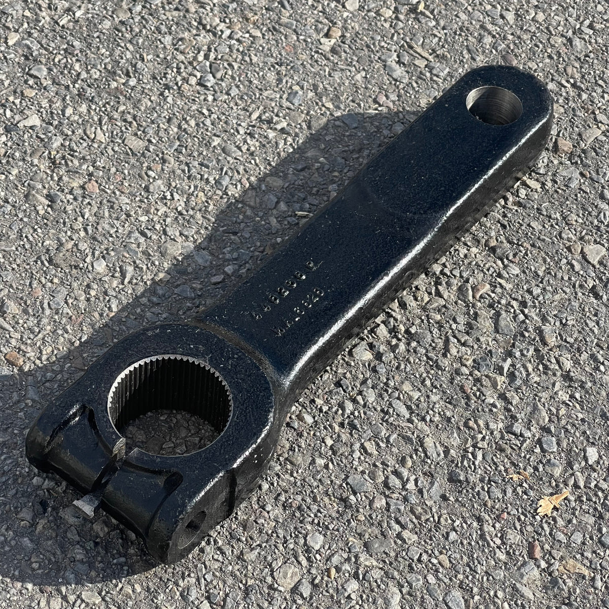 UNBRANDED Steering Pitman Arm 14"x4"x2" Black Steel 448238 P MA16828 (Good)