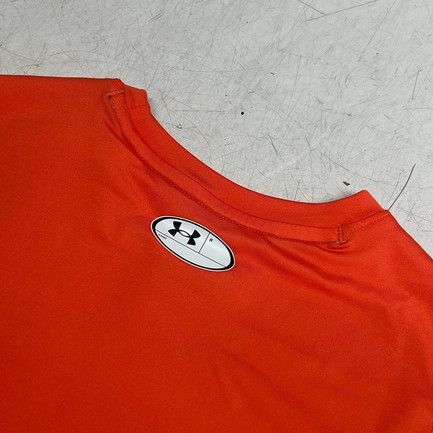 UNDER ARMOUR  Heat Gear Fabric Short Sleeve Shirt Boys Sz J-M Venom Red 1361723
