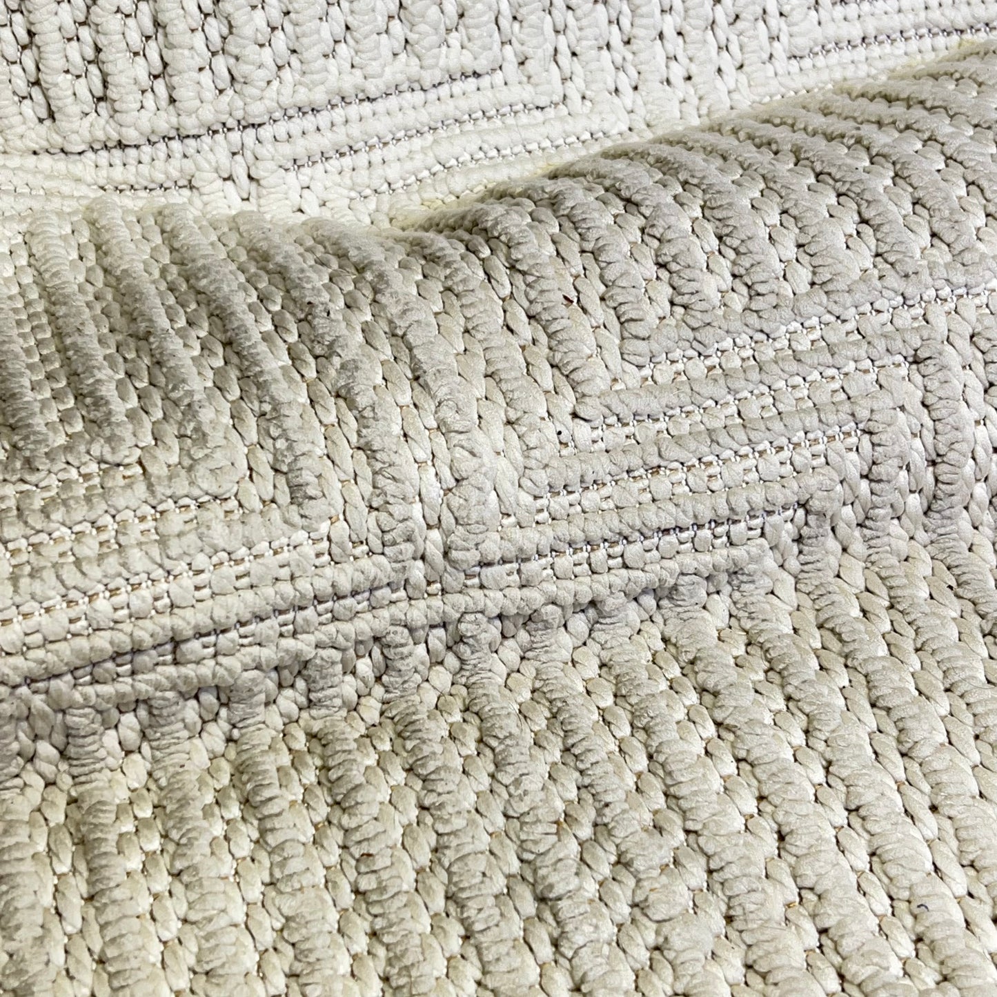 ZA@ GERTMENIAN Regent Collection Textured Soft Outdoor/indoor Rug 5' X 7' White/Tan 1876750 (Return-Dirty)