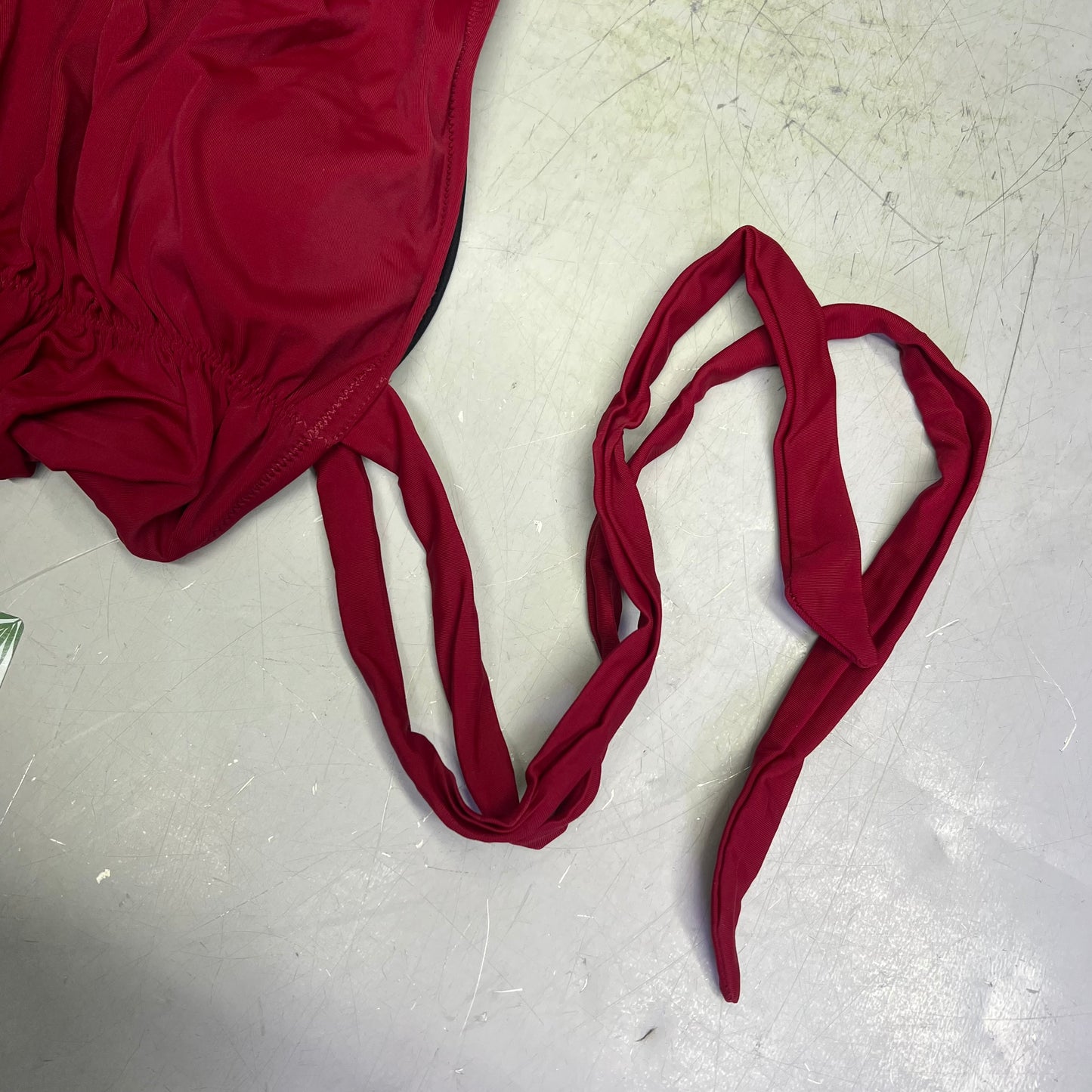 CHARMO Tie Shoulder Strap One Piece Scrunched Torso Swimsuit Women's Sz L Red