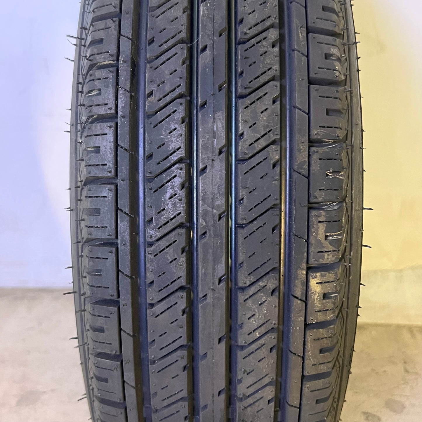 CARLISLE Radial Trail Tires Dot 4524 ST205/75R14 Black 6H1483
