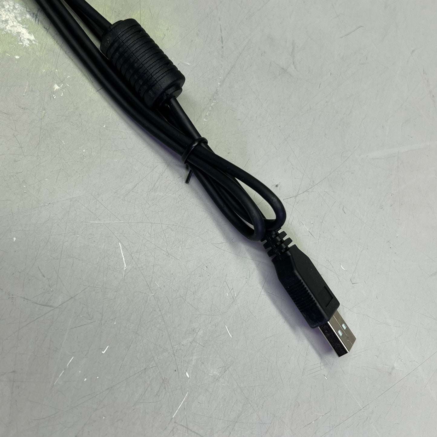 KENSINGTON Simple Solutions Wired Keyboard w/ Smart Card Reader Black K55115US