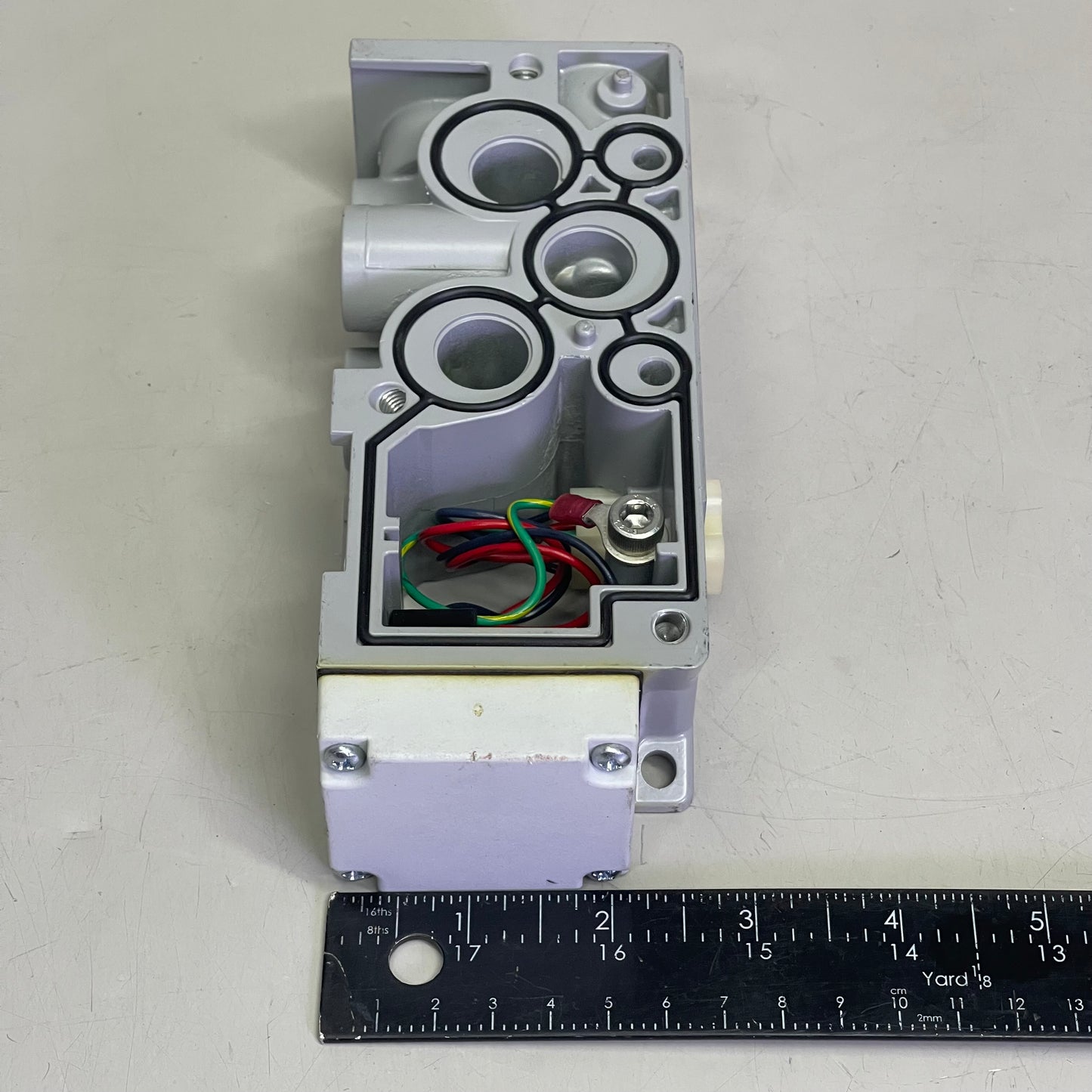 PARKER 5-Port Solenoid Valve For Pneumatic Systems (H2 Or H3 Assembly) Grey