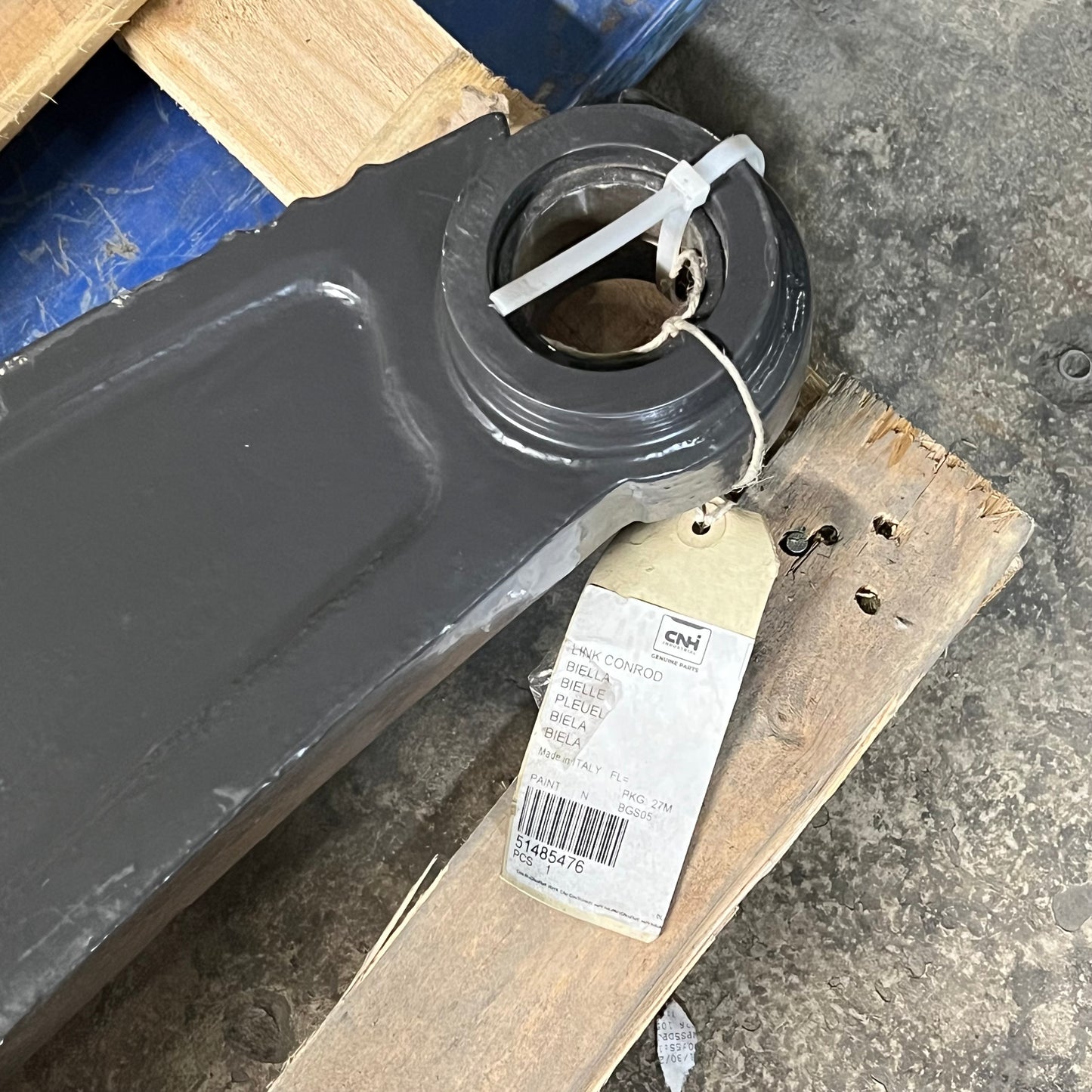 CNH INDUSTRIAL Genuine Parts Link Conrod for Compact Wheel Loaders Grey 51485476