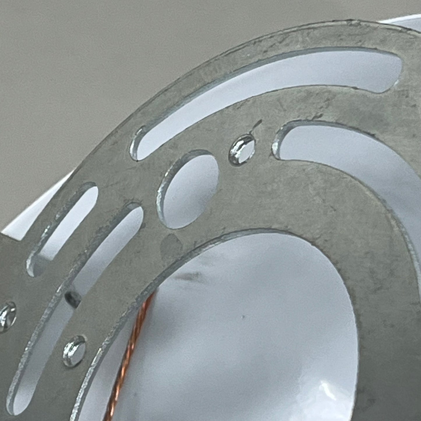 VAKKERLIGHT Khmara Halia Pendant Lamp Japanese Moon Inspired 67x57x43cm White