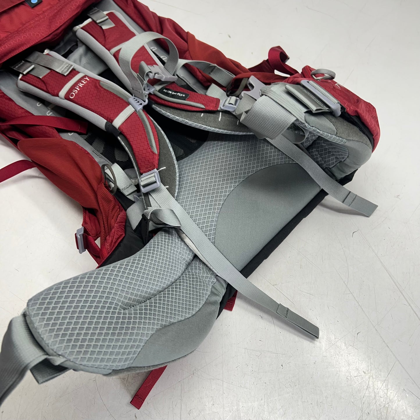OSPREY Ariel 55L Pack Custom Fit Women's Sz L Torso Adjust Claret Red 10002887