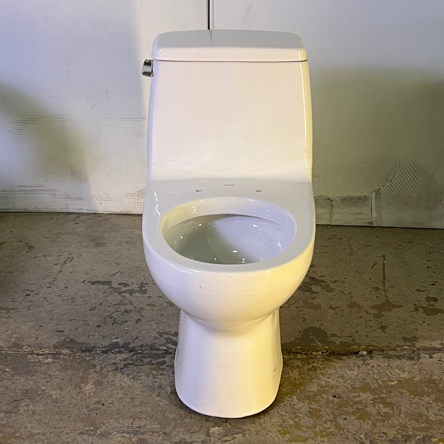 TOTO Ultimate 1 Piece Round Toilet Gravity Flush System 1.6 GPF Cotton MS853113